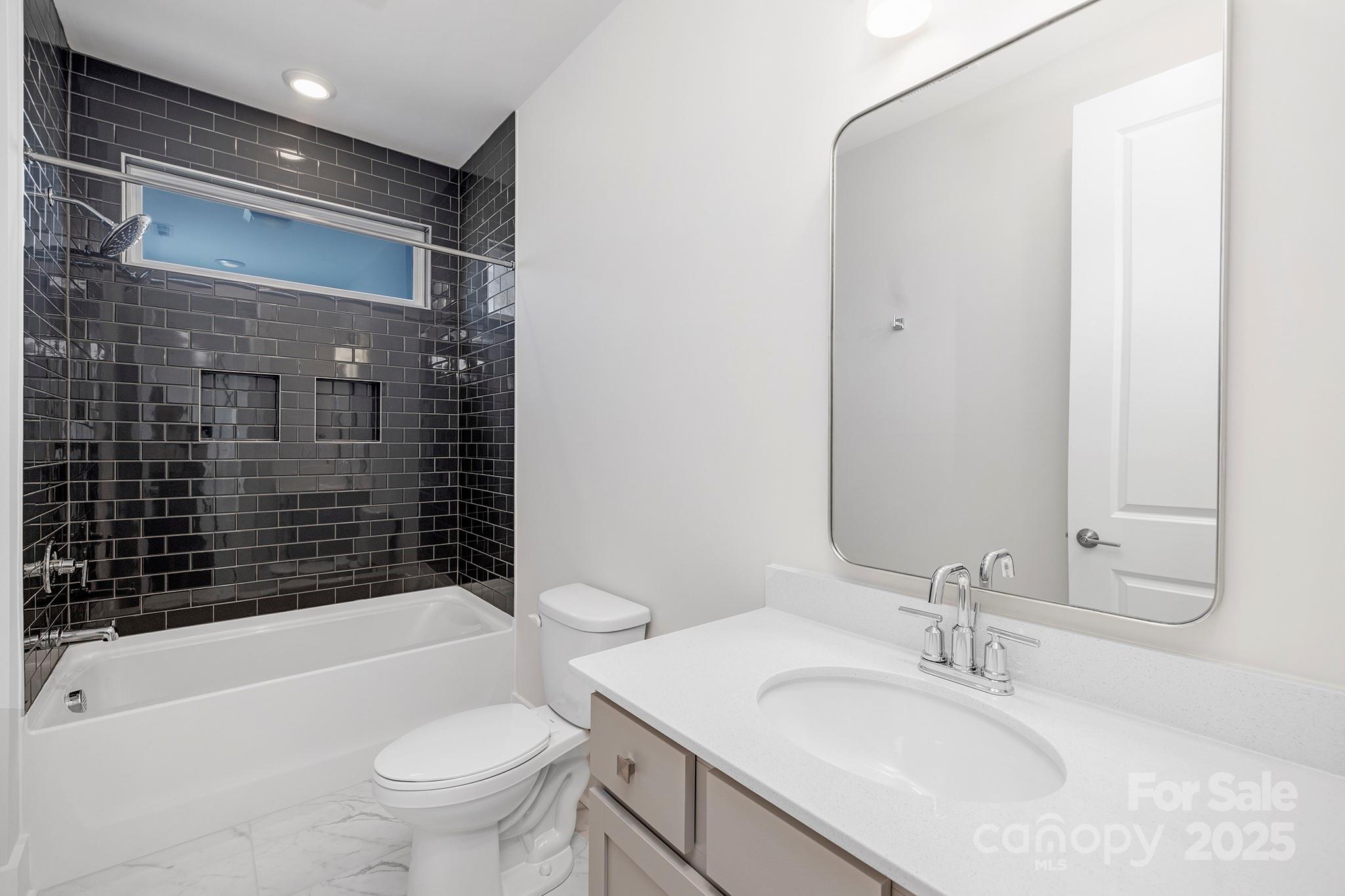 1739 Dunloe Street Unit: 8242