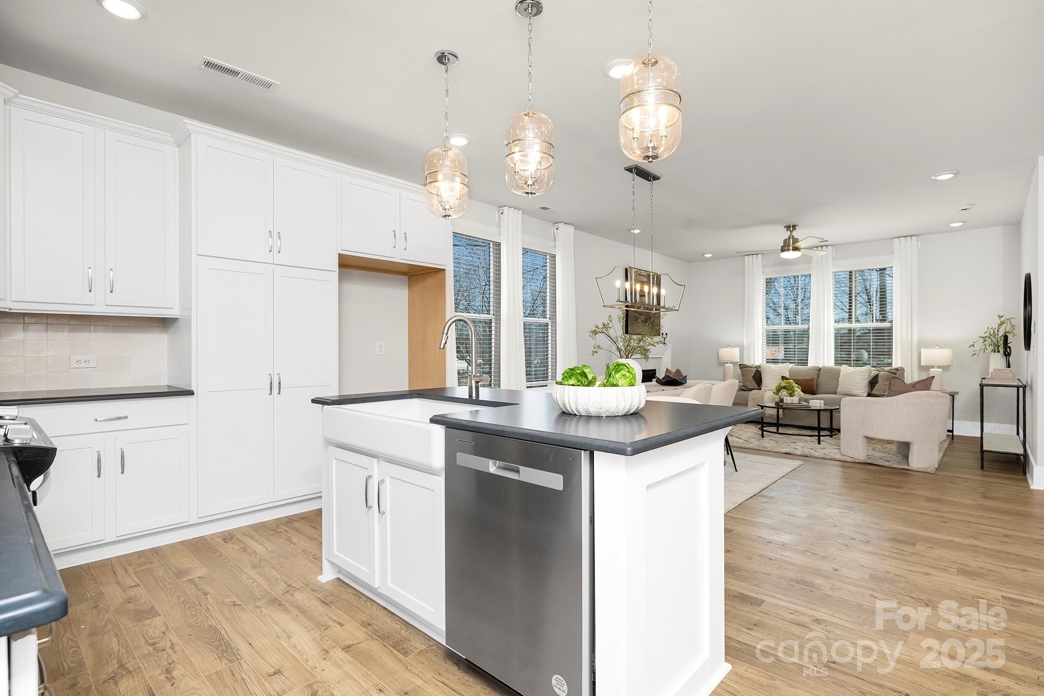 1739 Dunloe Street Unit: 8242