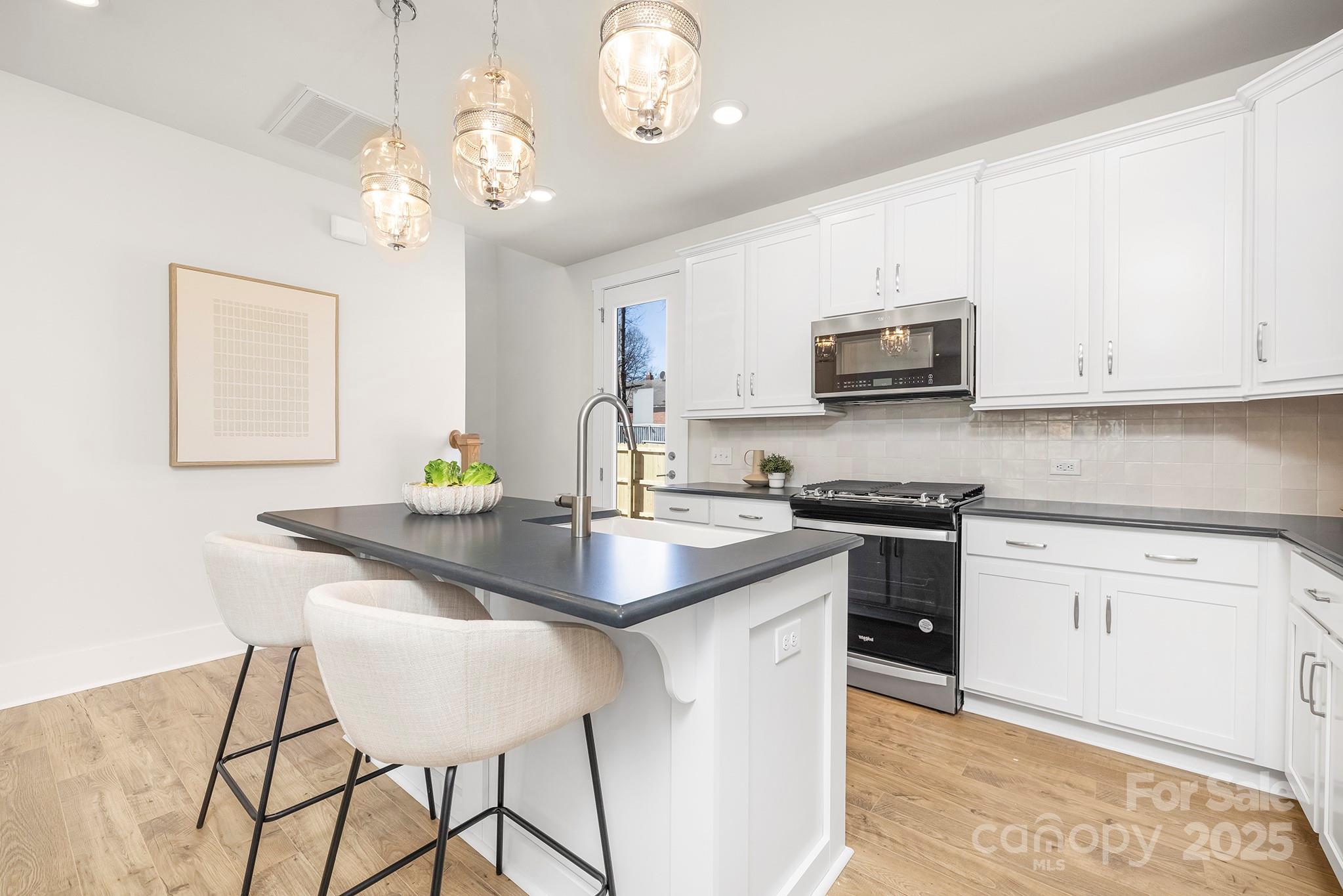 1739 Dunloe Street Unit: 8242