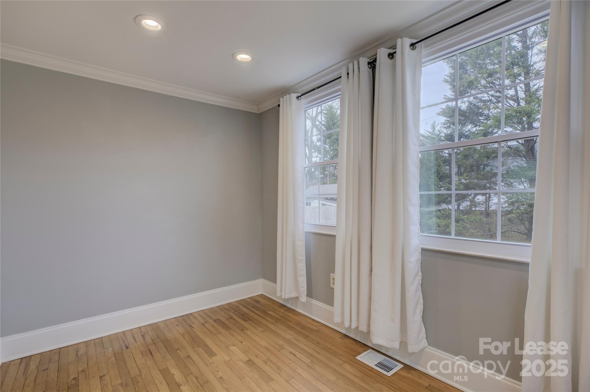1413 Seneca Place