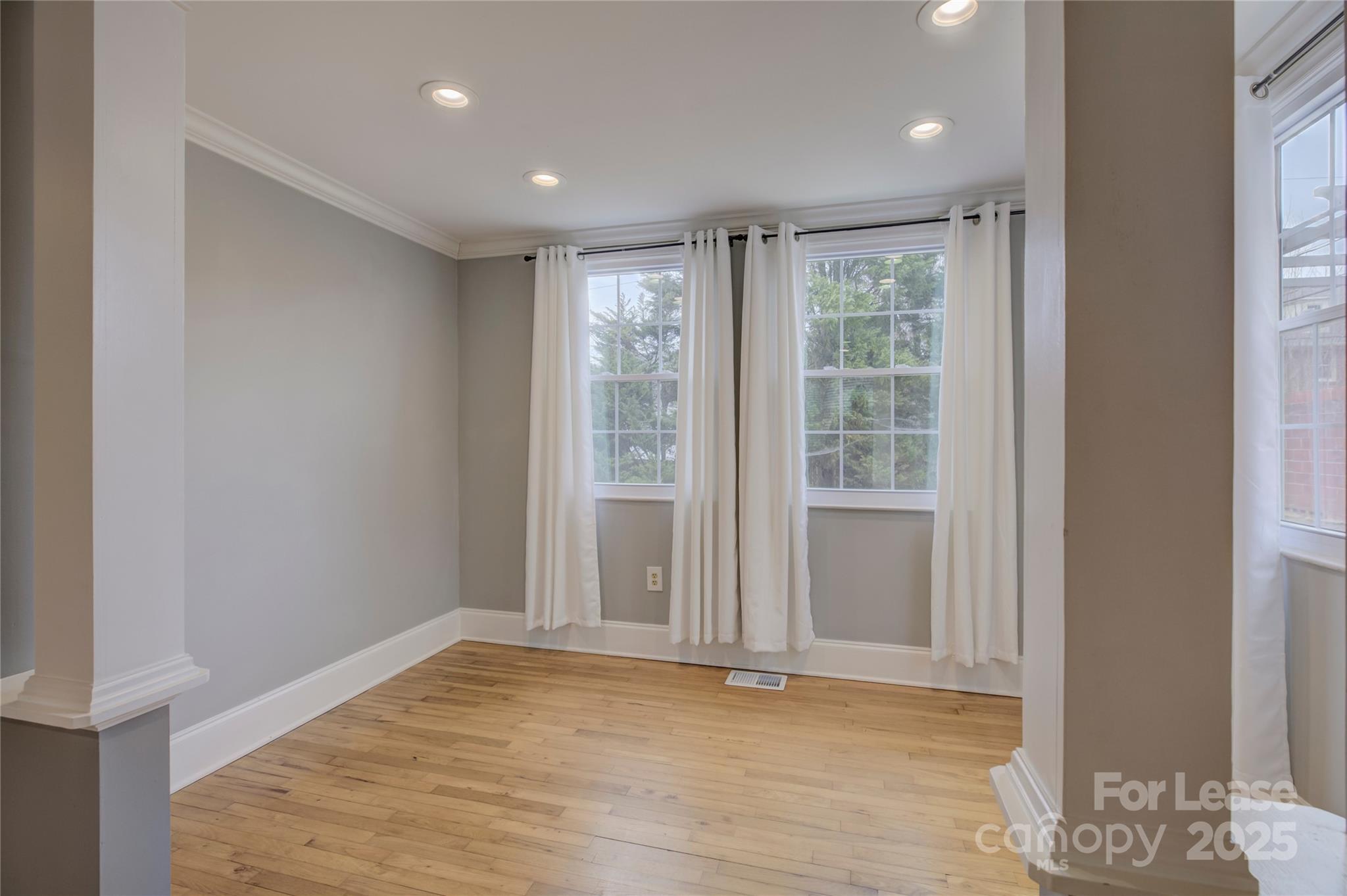 1413 Seneca Place