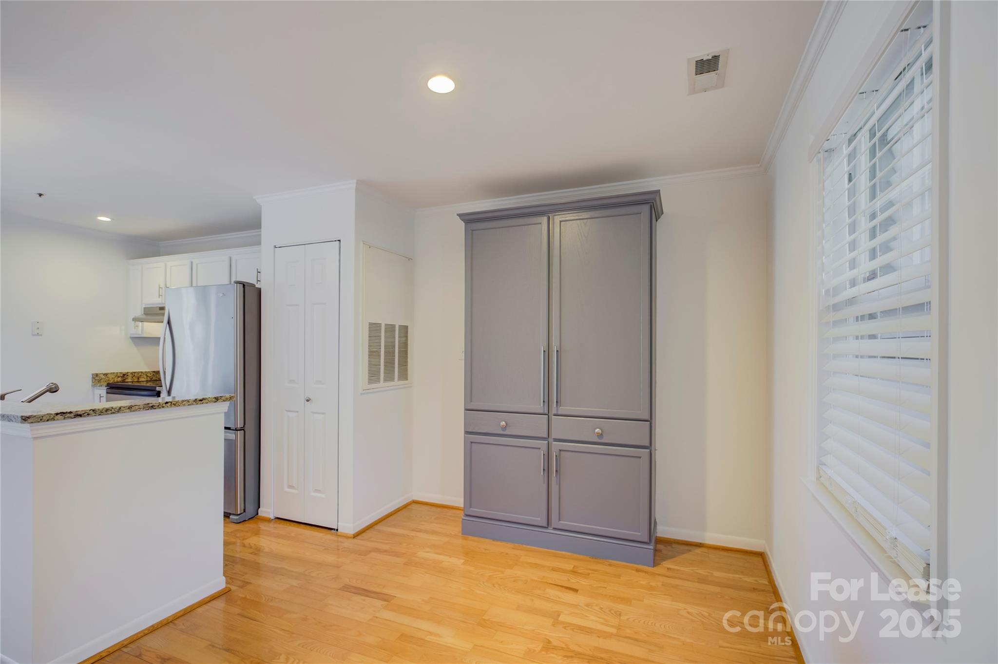 501 Olmsted Park Place Unit: I