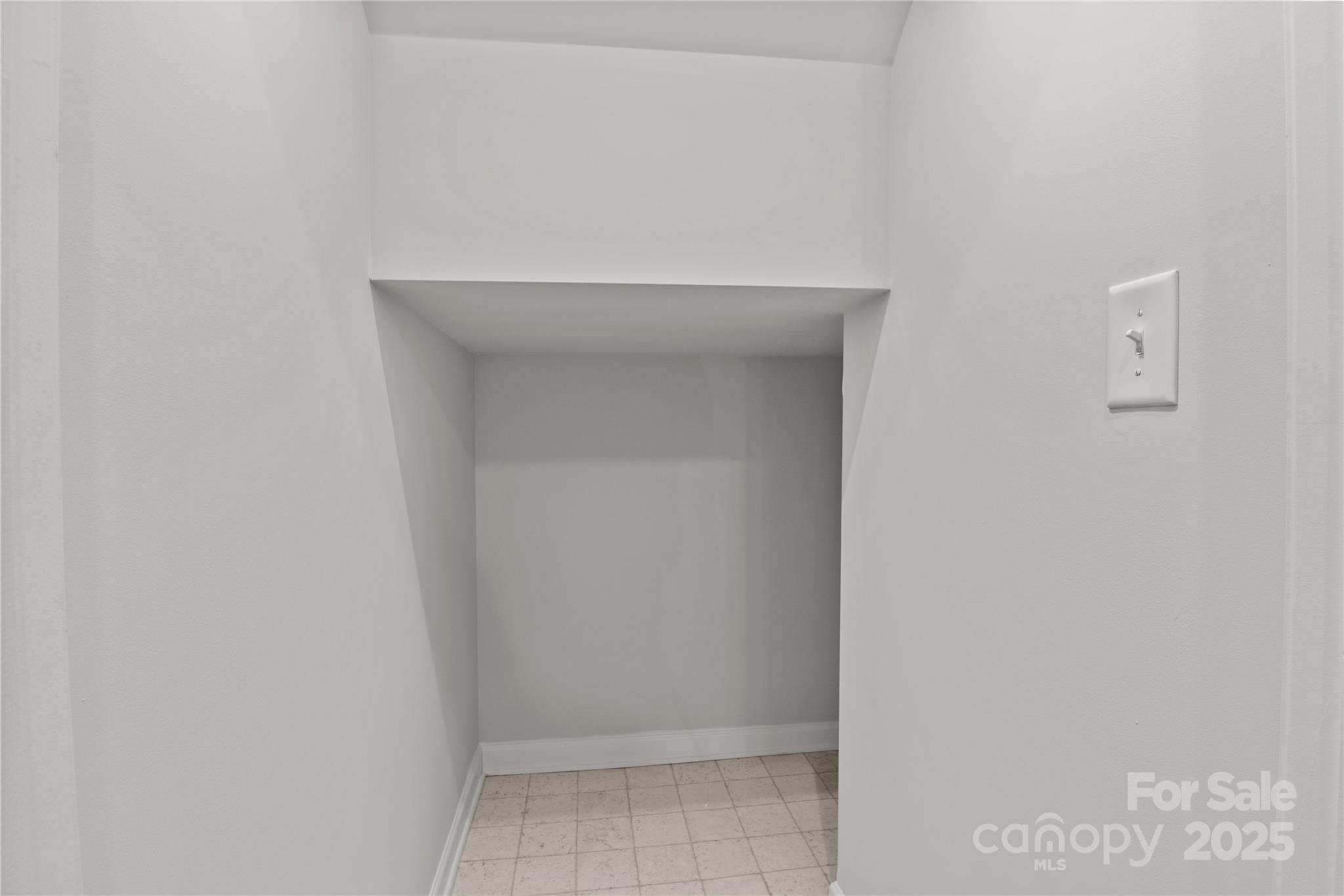 6414 Revolutionary Trail