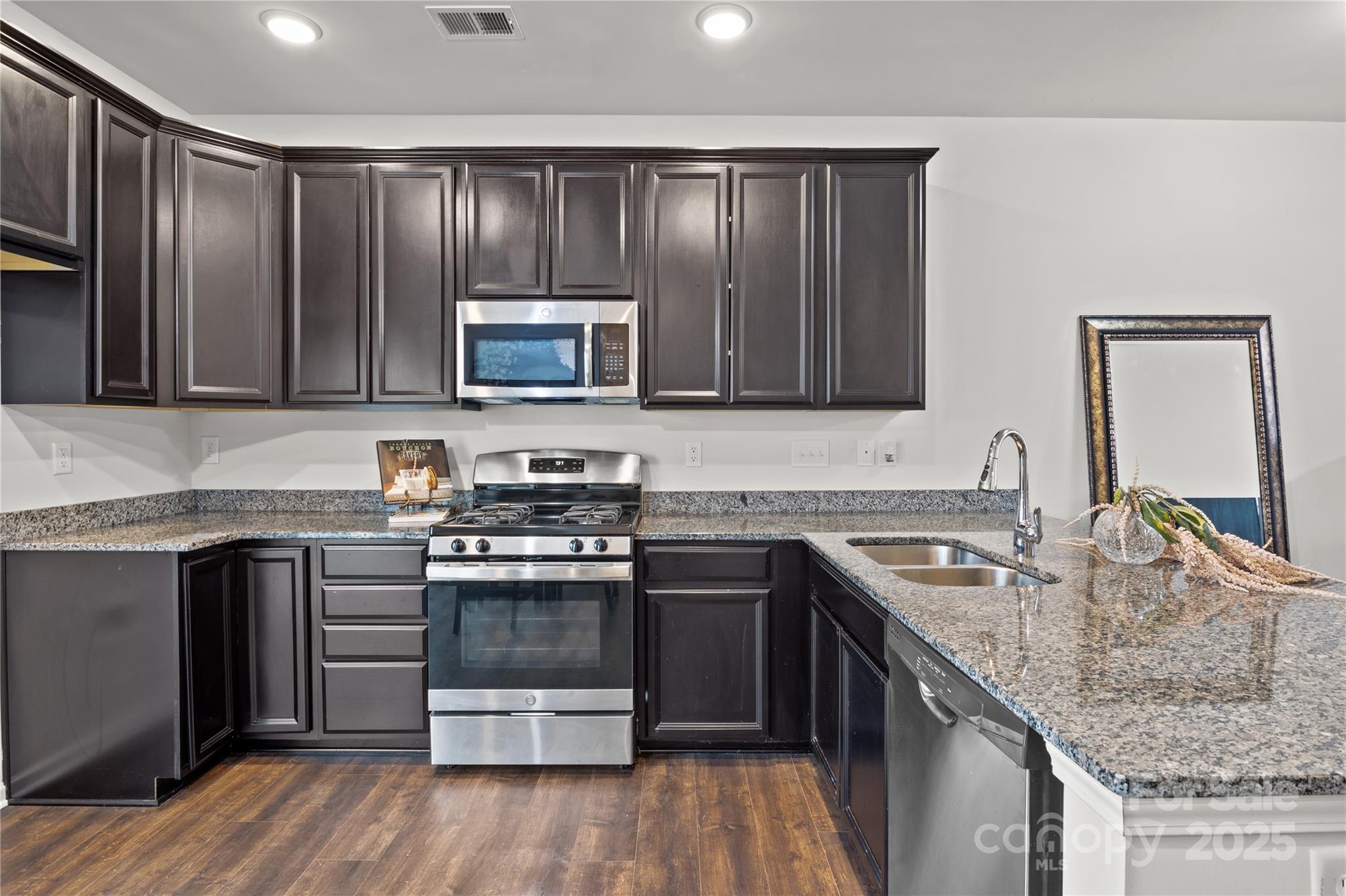 6414 Revolutionary Trail