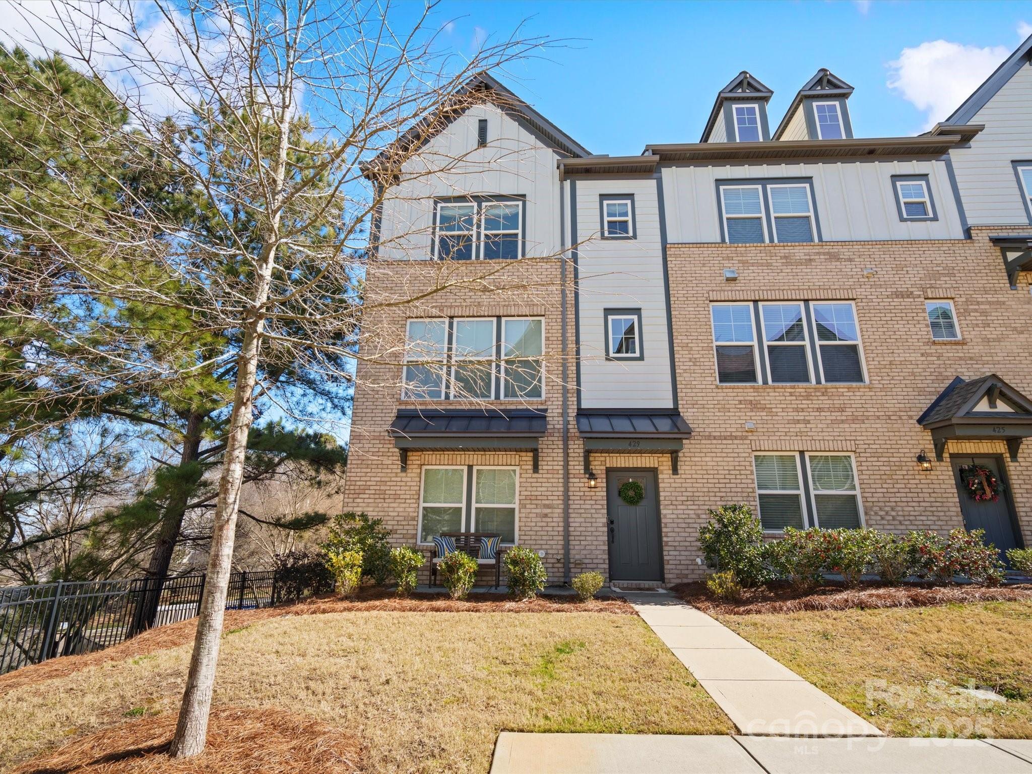 429 Grey Reagan Trail