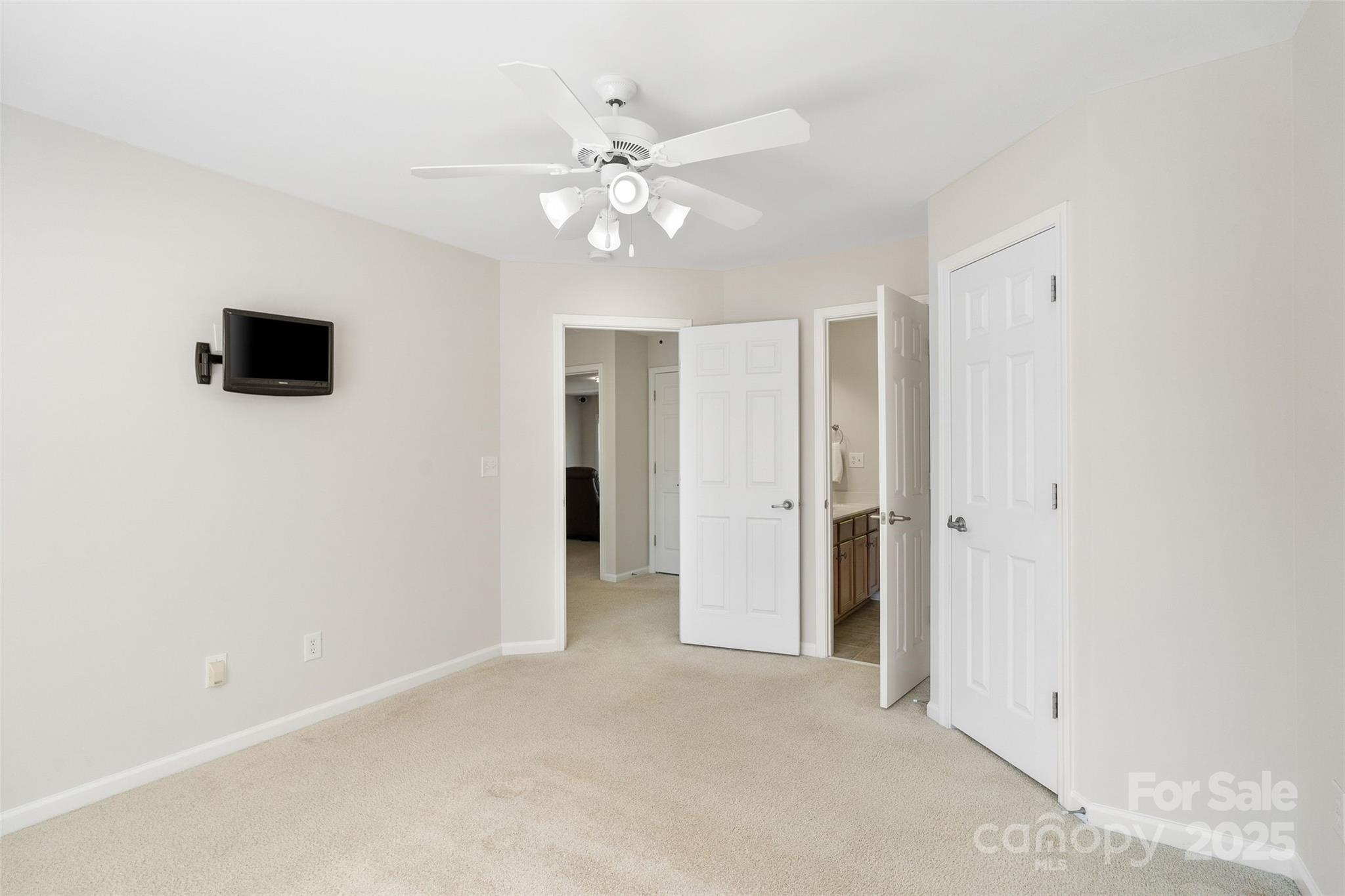 2000 Willowcrest Drive
