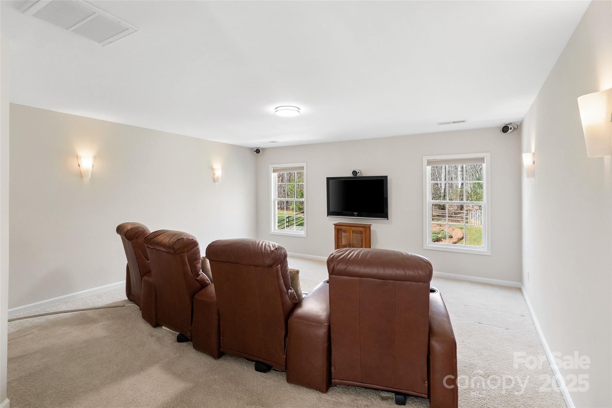 2000 Willowcrest Drive