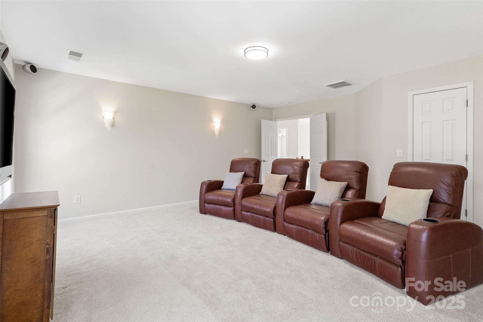 2000 Willowcrest Drive