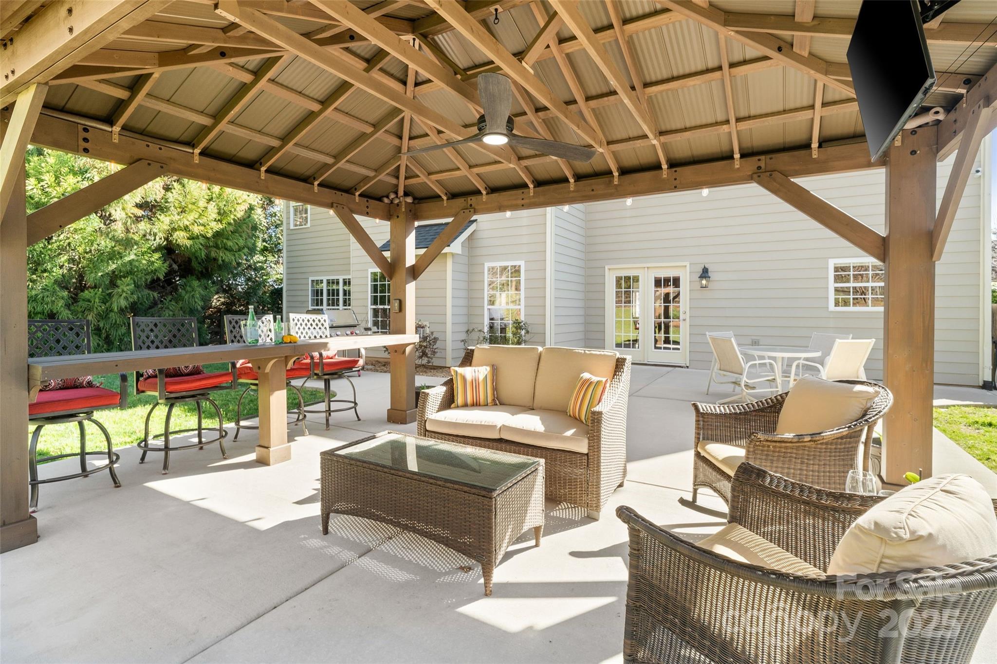 2000 Willowcrest Drive