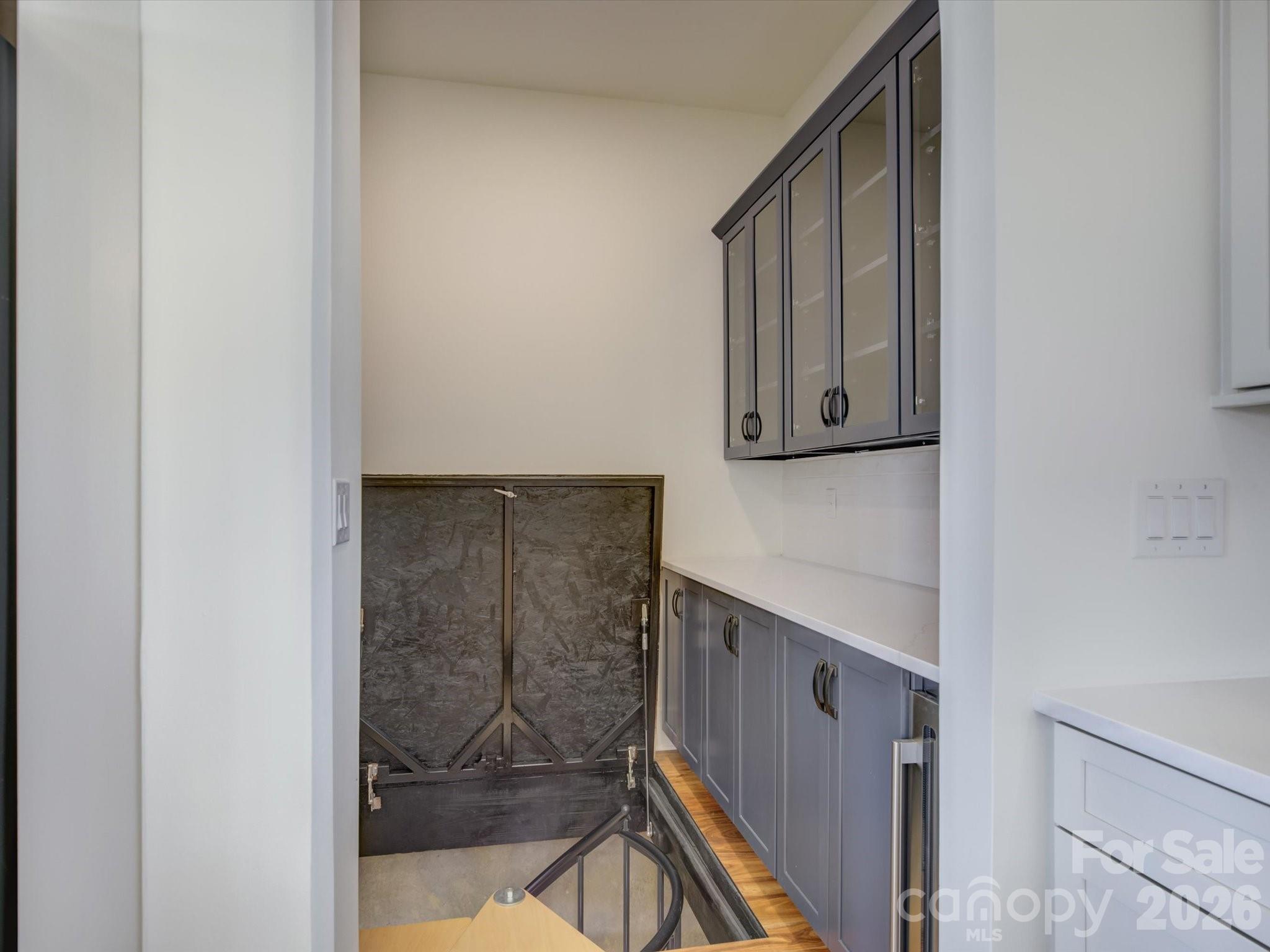 2334 Bridgewater Road Unit: 6