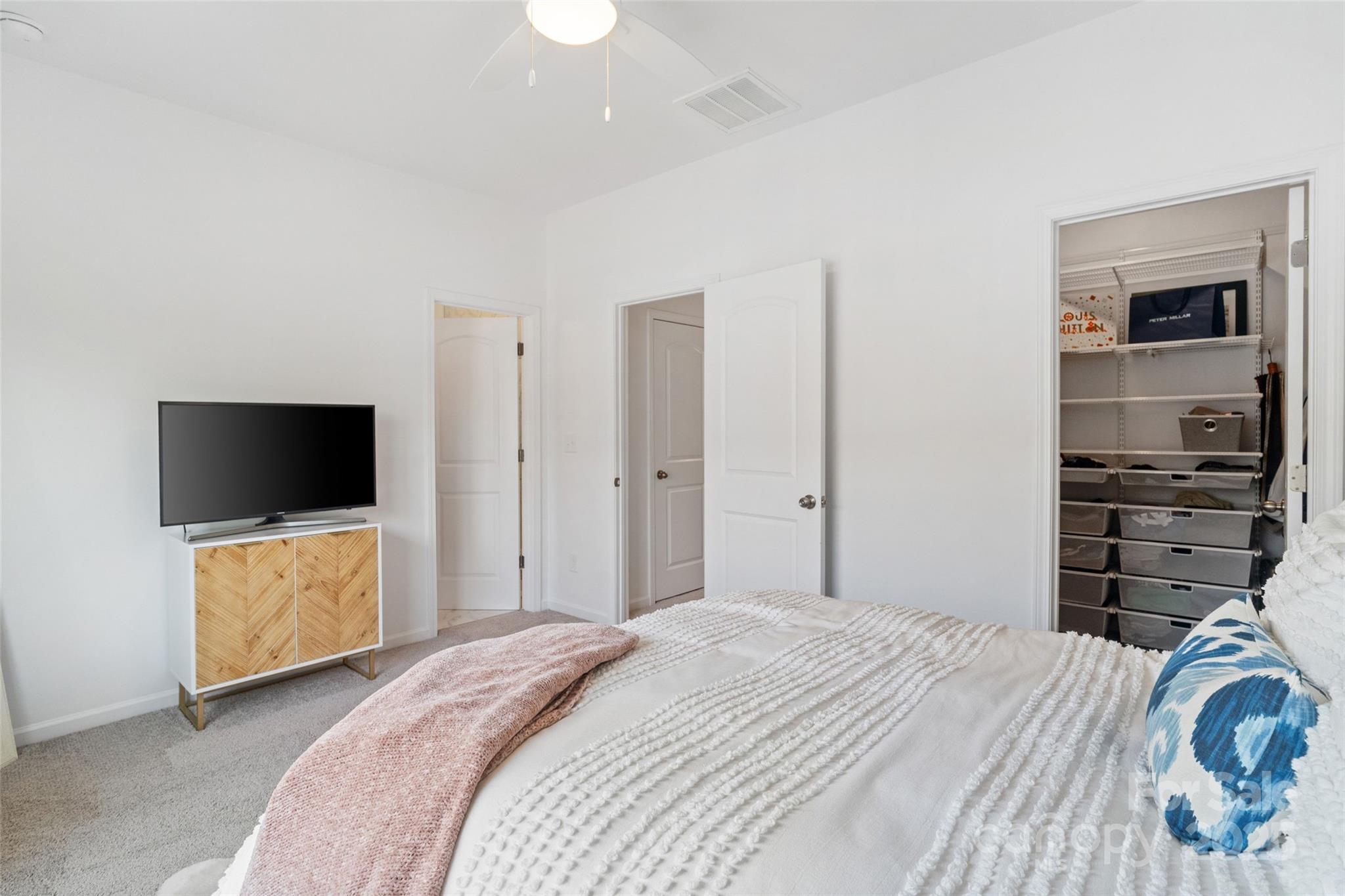 9914 Ainslie Downs Street