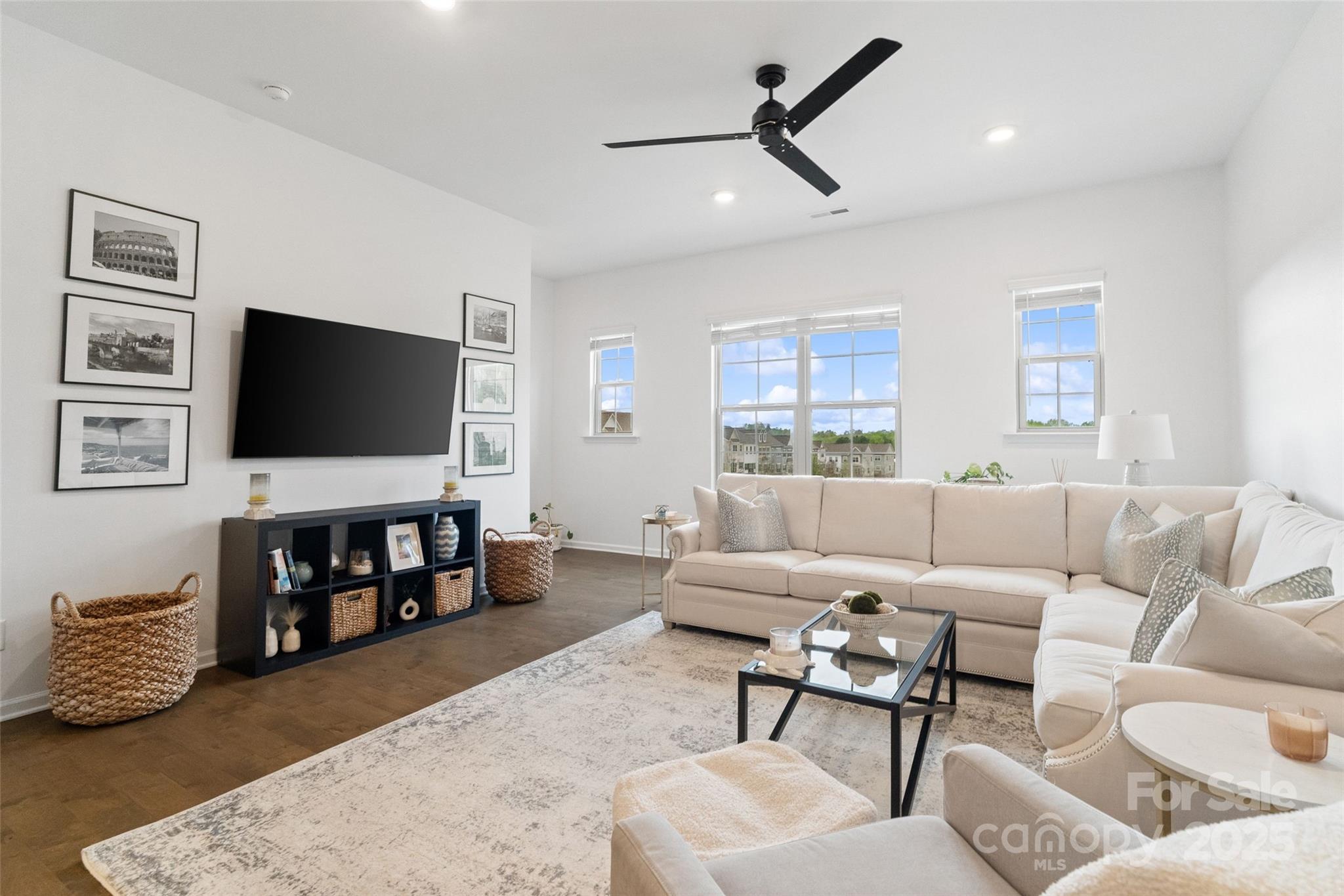 9914 Ainslie Downs Street