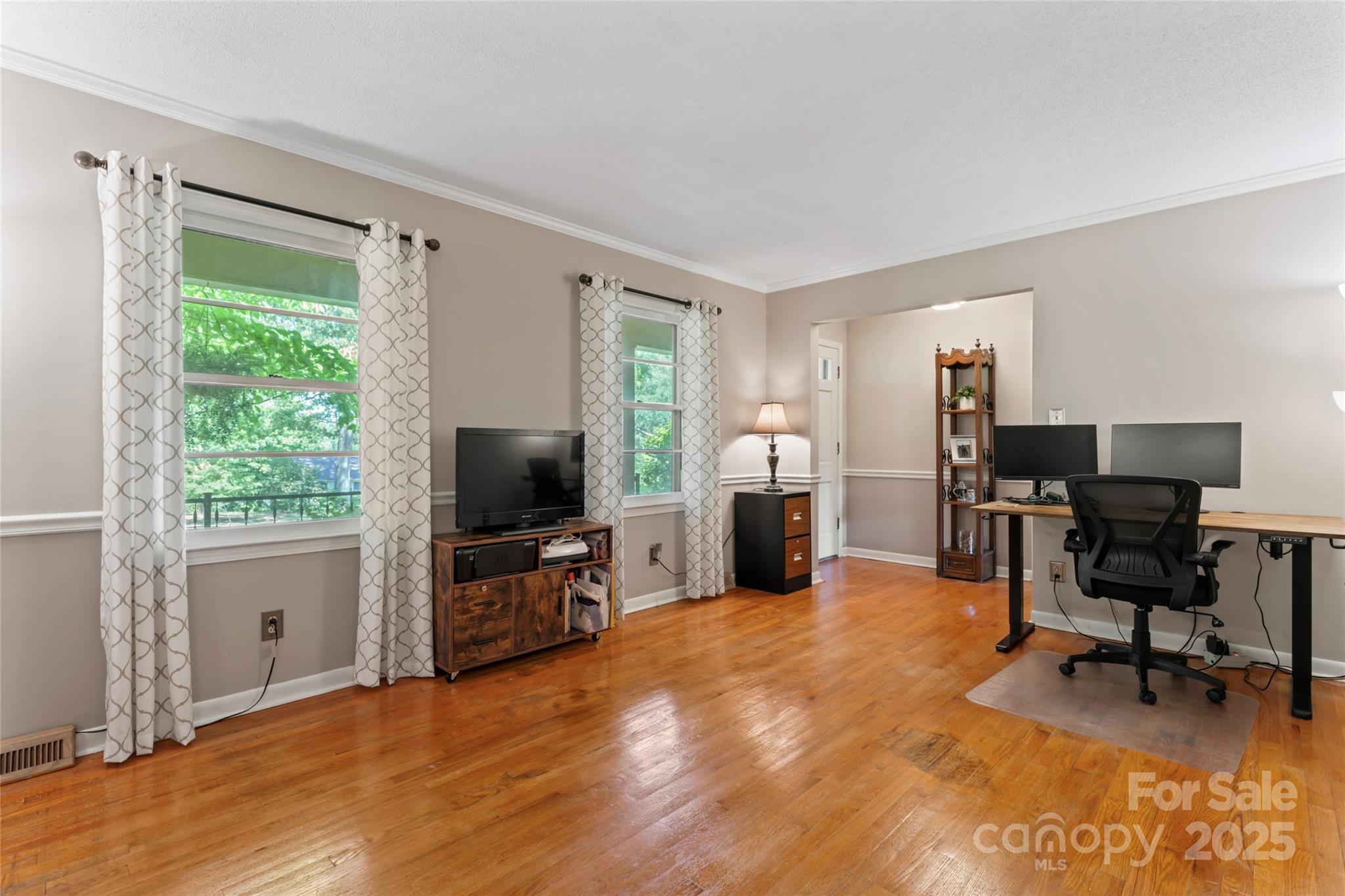 653 Ferndale Drive