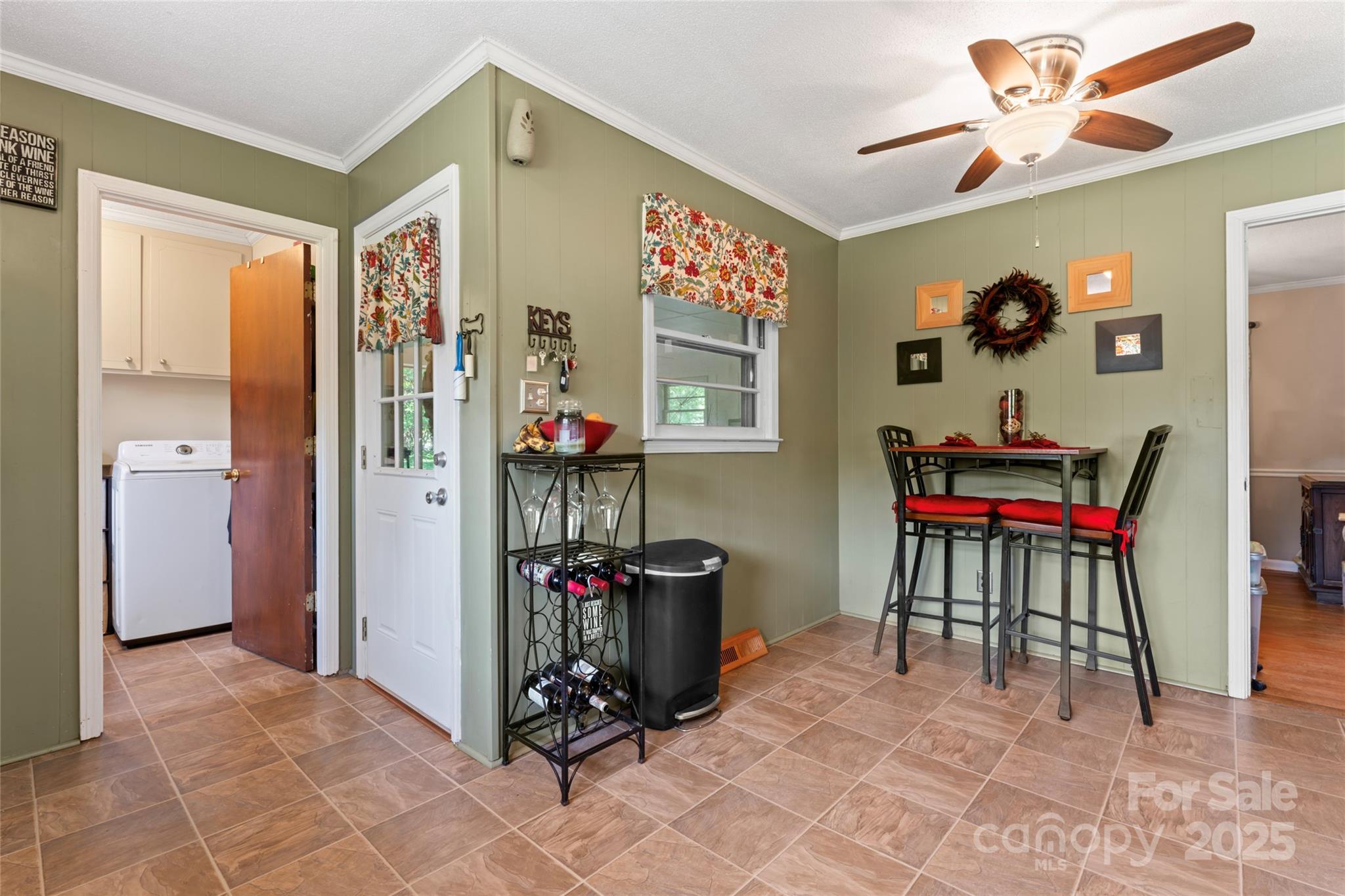 653 Ferndale Drive
