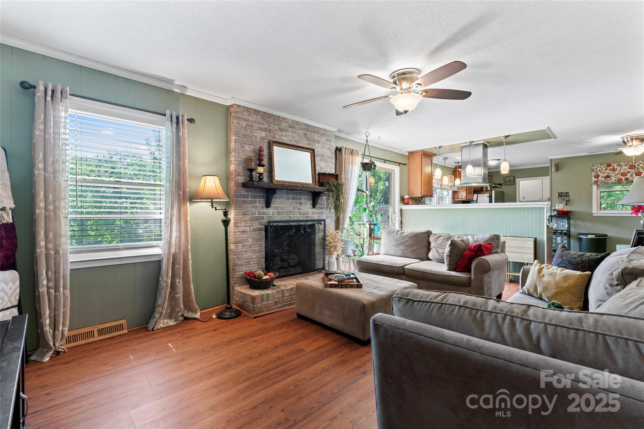 653 Ferndale Drive