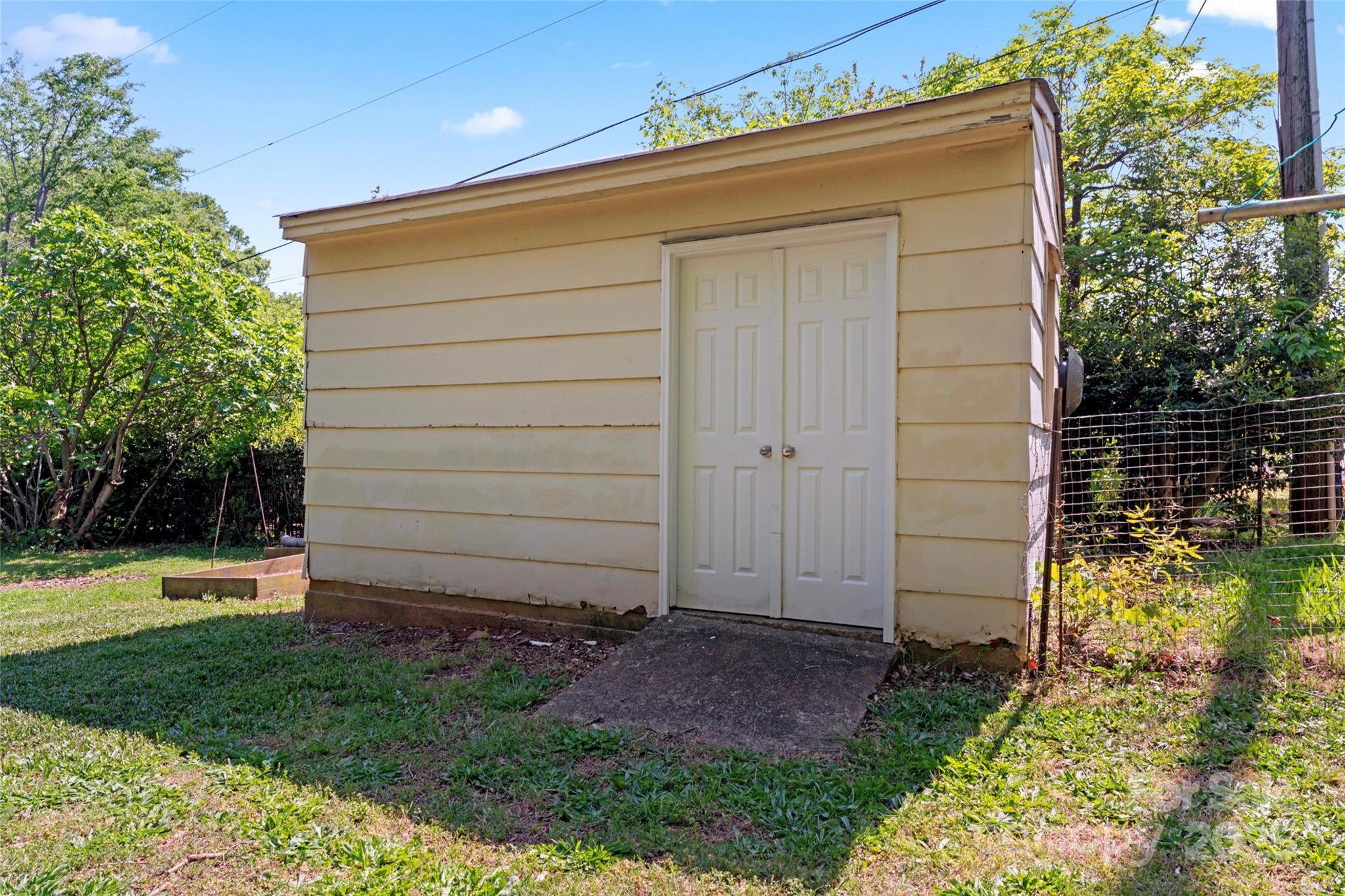 653 Ferndale Drive
