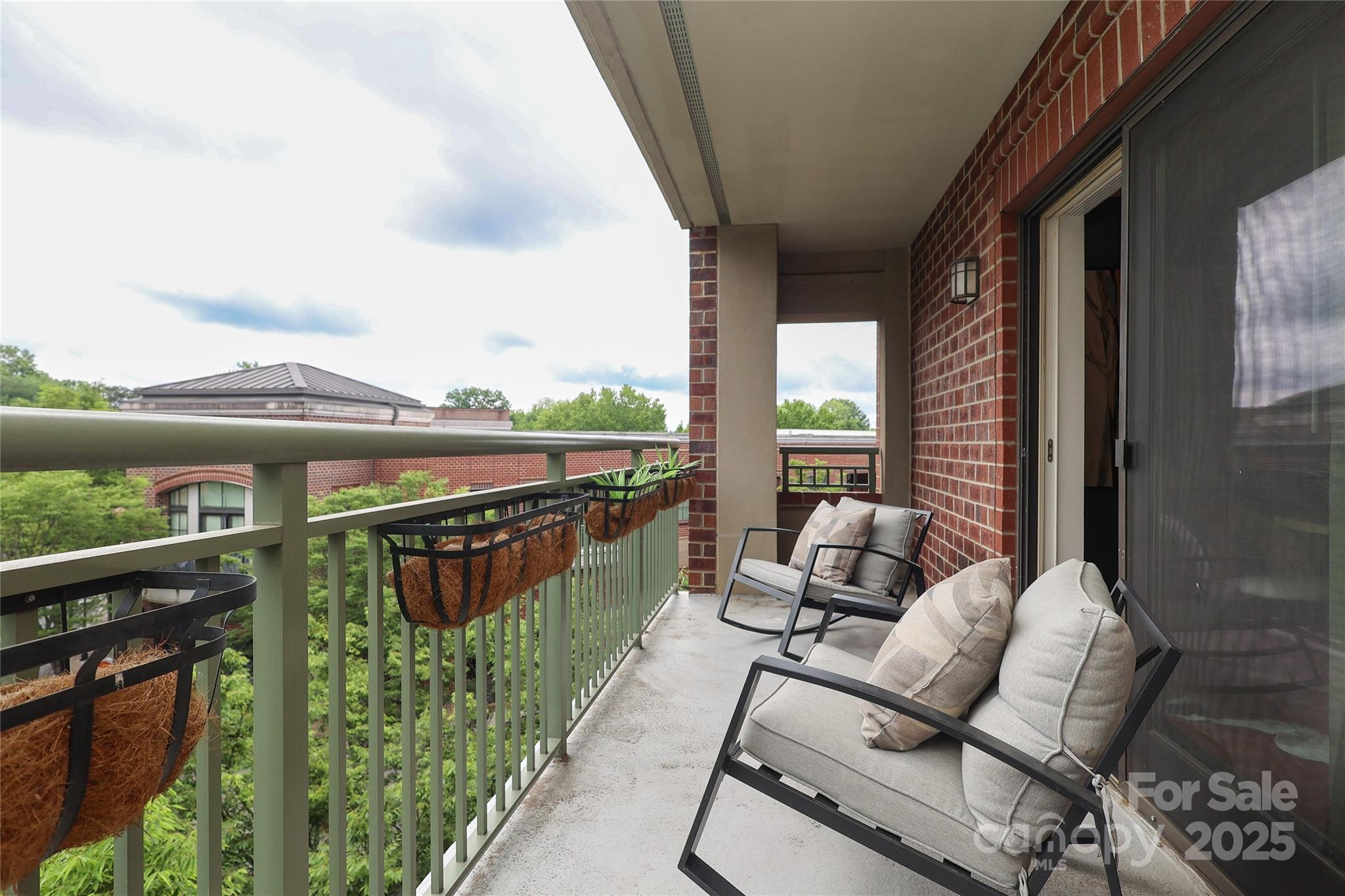 721 Governor Morrison Street Unit: 520