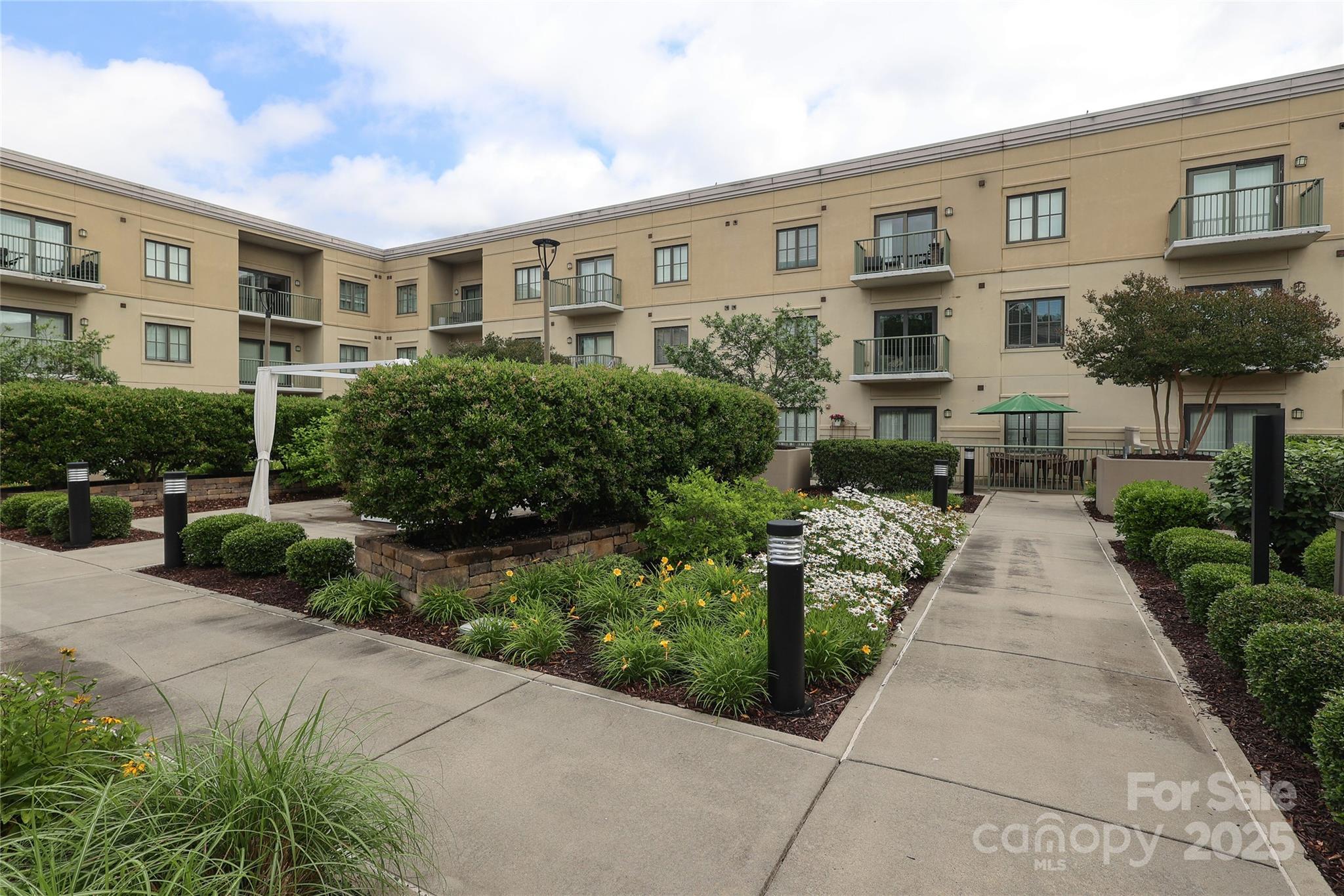 721 Governor Morrison Street Unit: 520