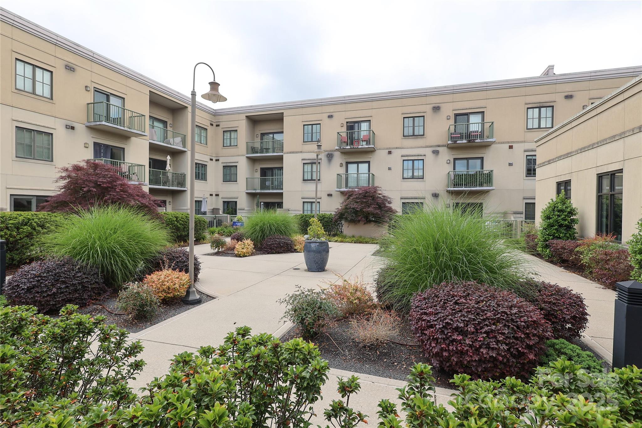 721 Governor Morrison Street Unit: 520