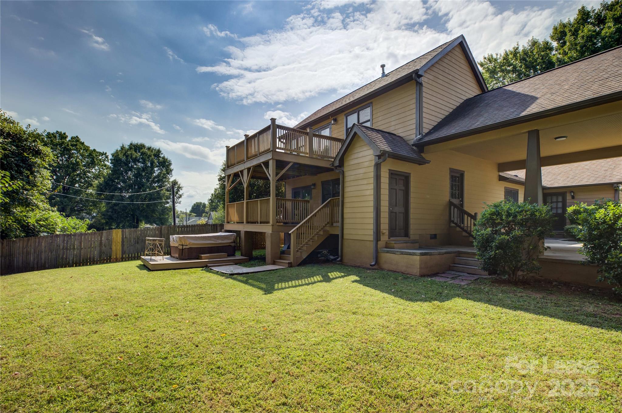 448 N Summit Avenue
