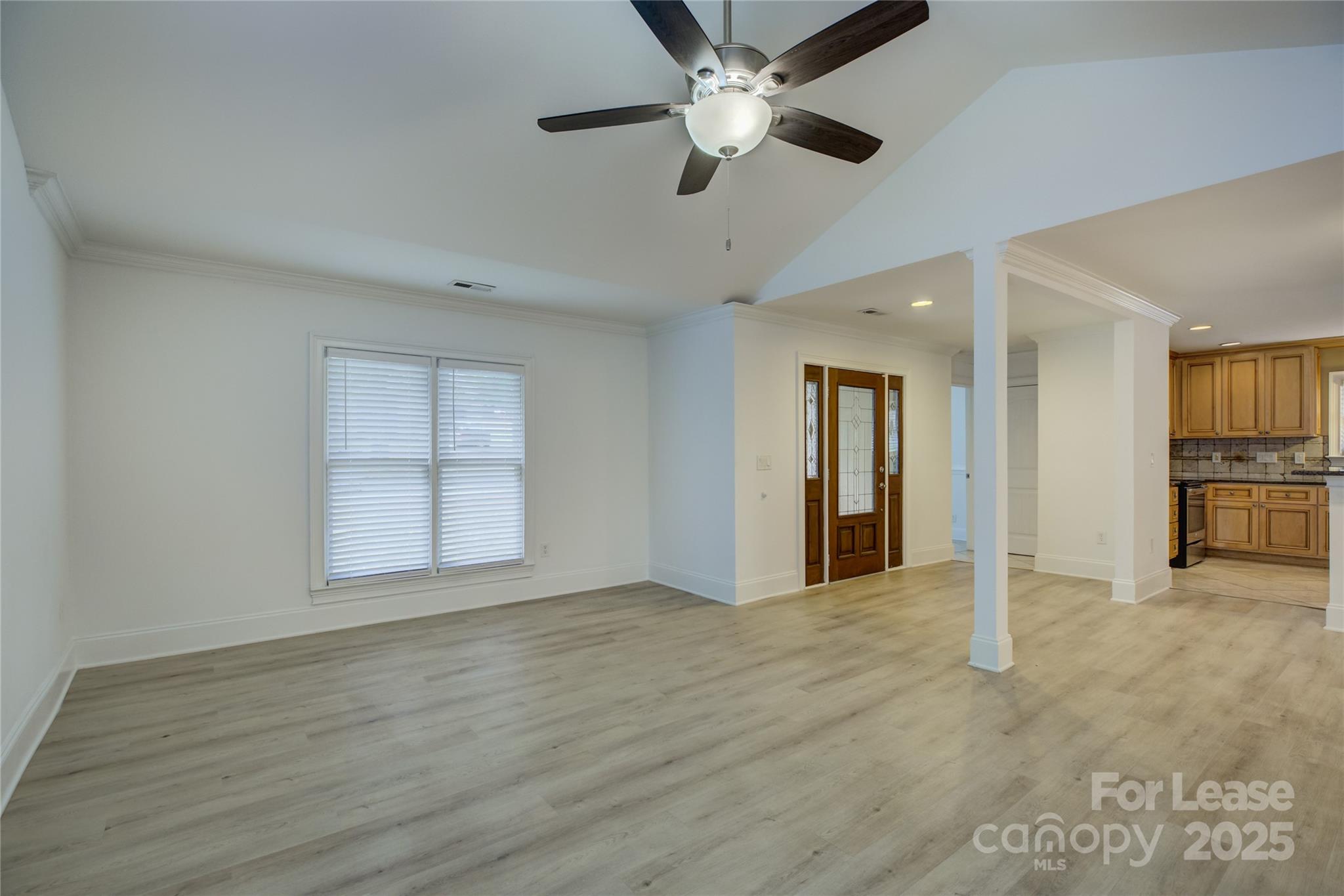 448 N Summit Avenue