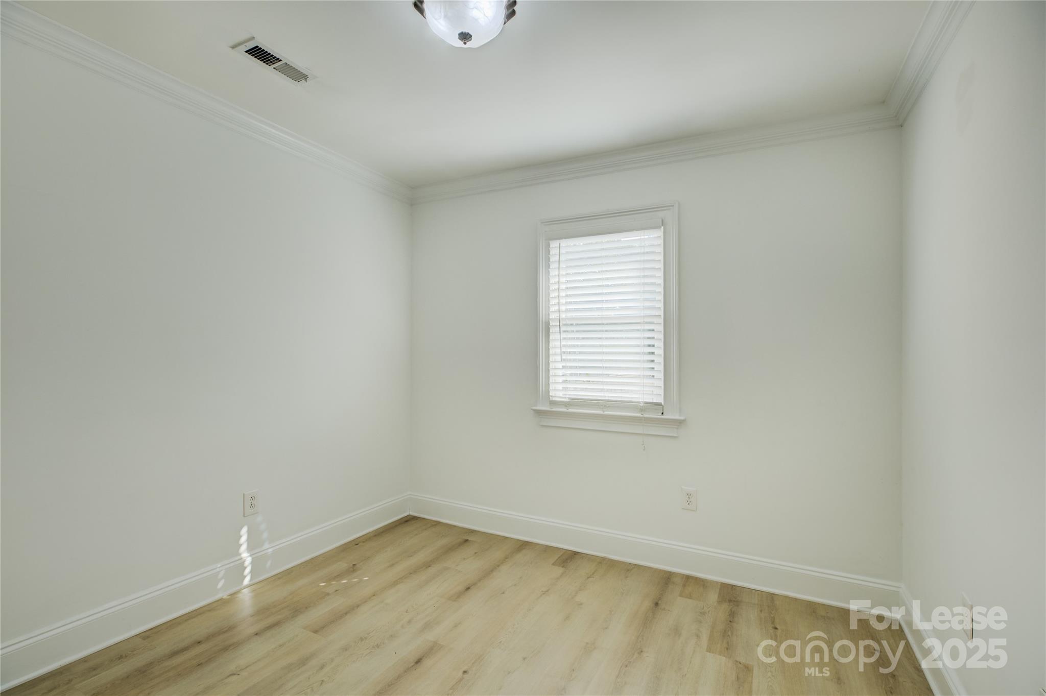 448 N Summit Avenue