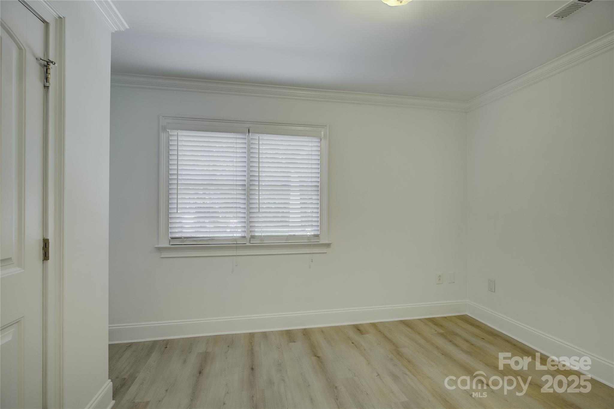 448 N Summit Avenue