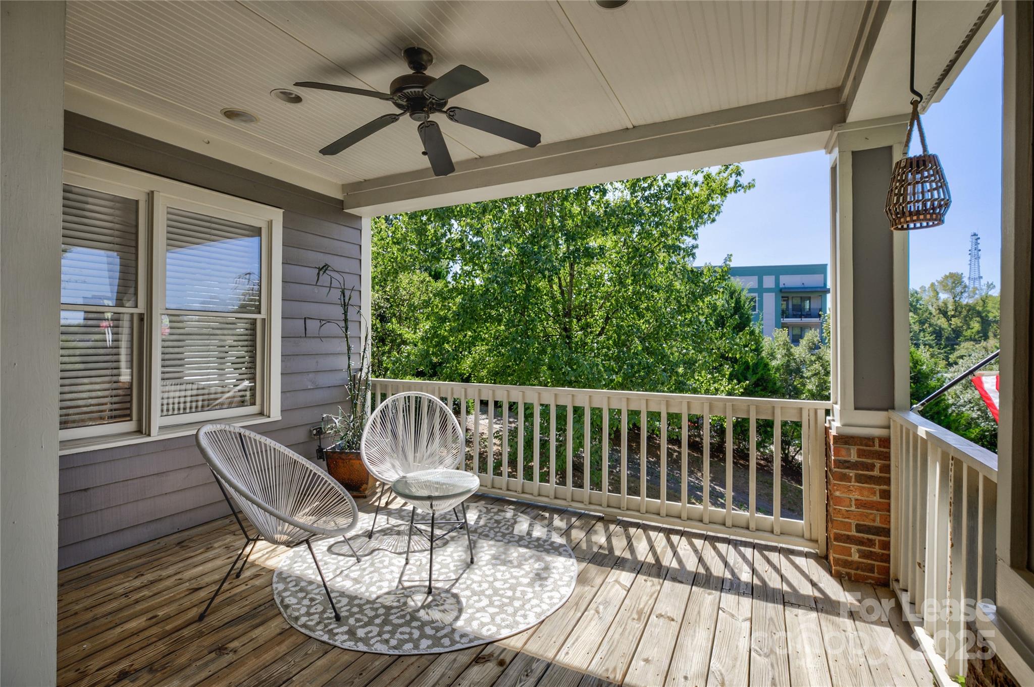 909 Woodruff Place