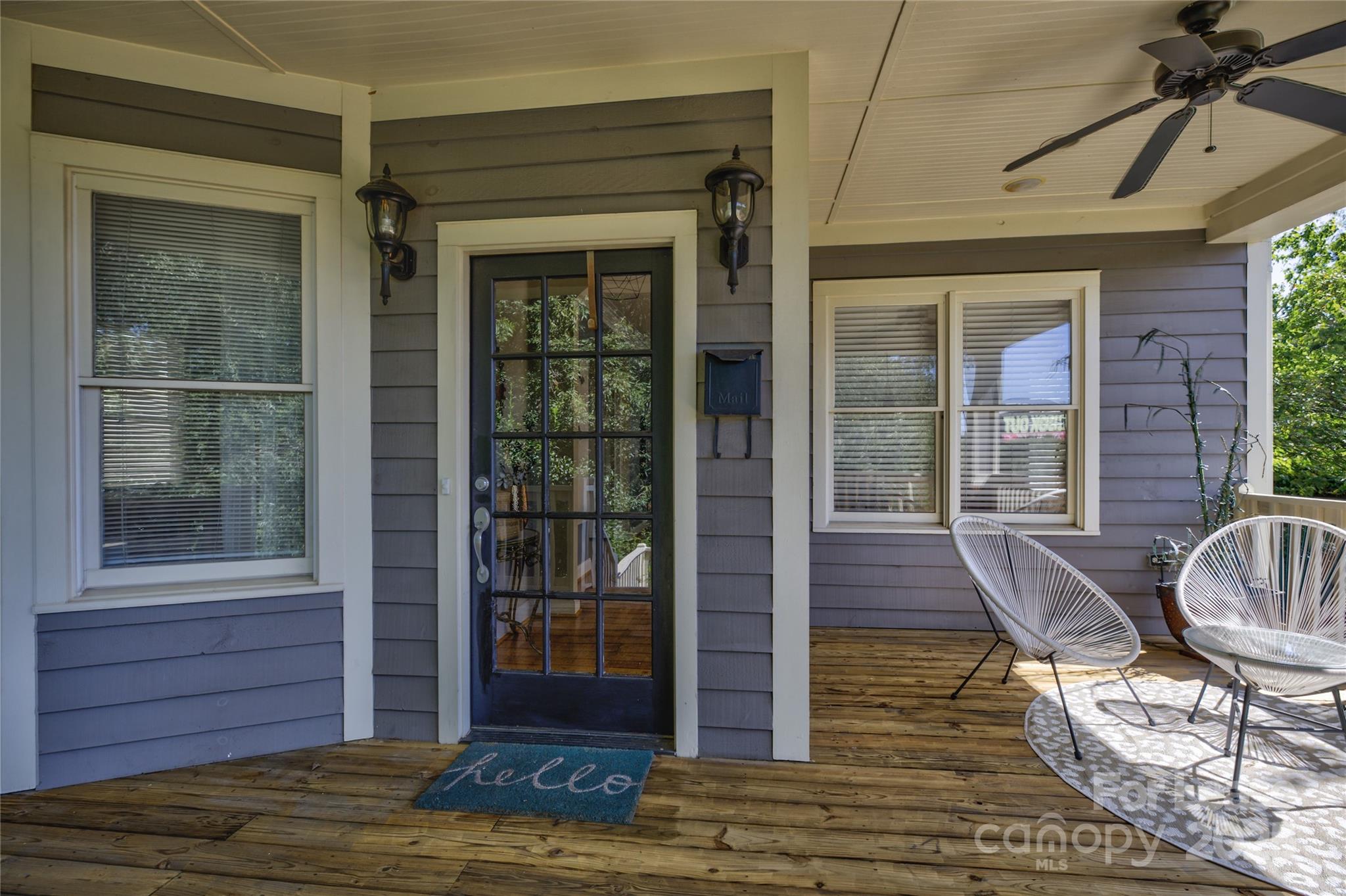 909 Woodruff Place