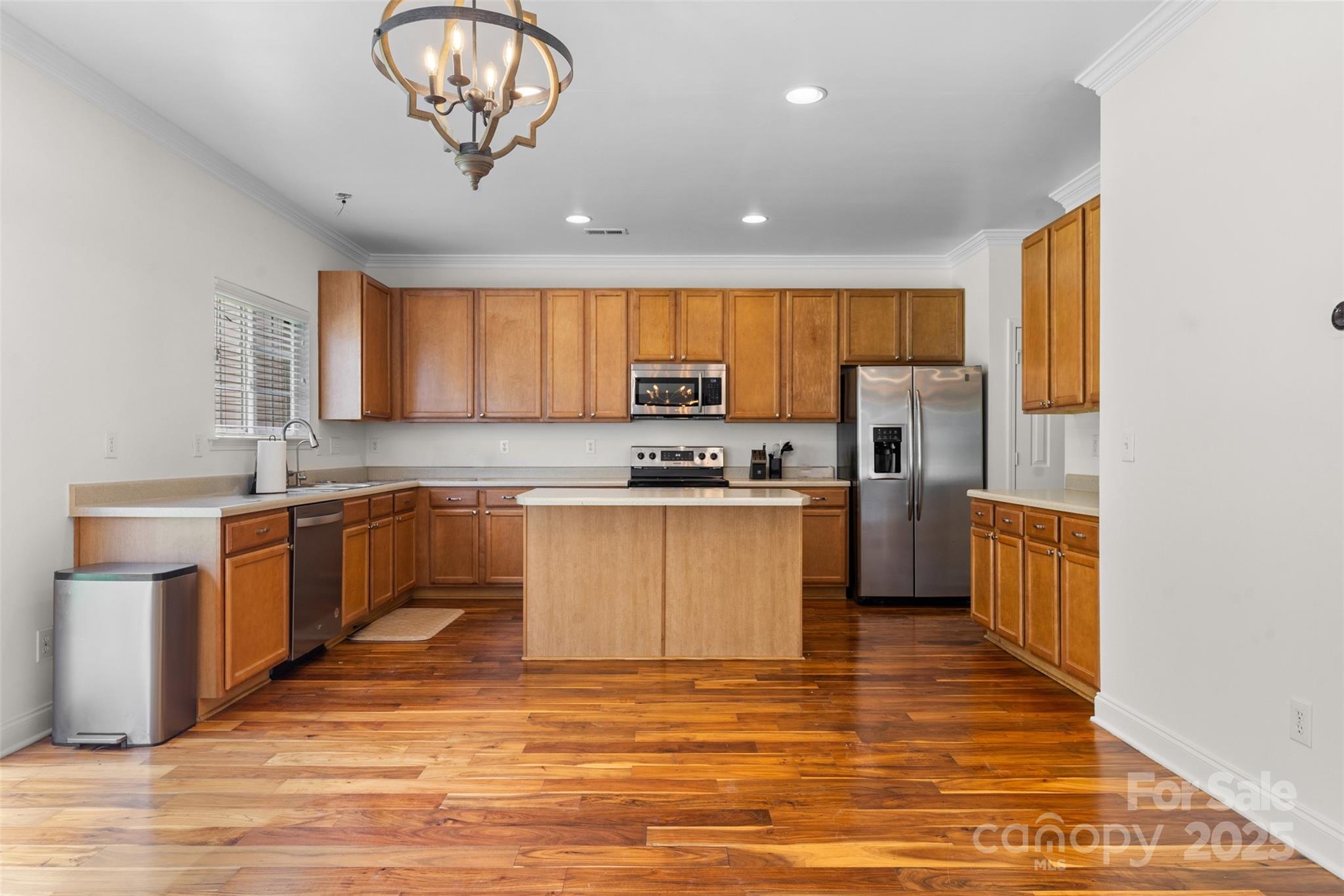15115 Superior Street