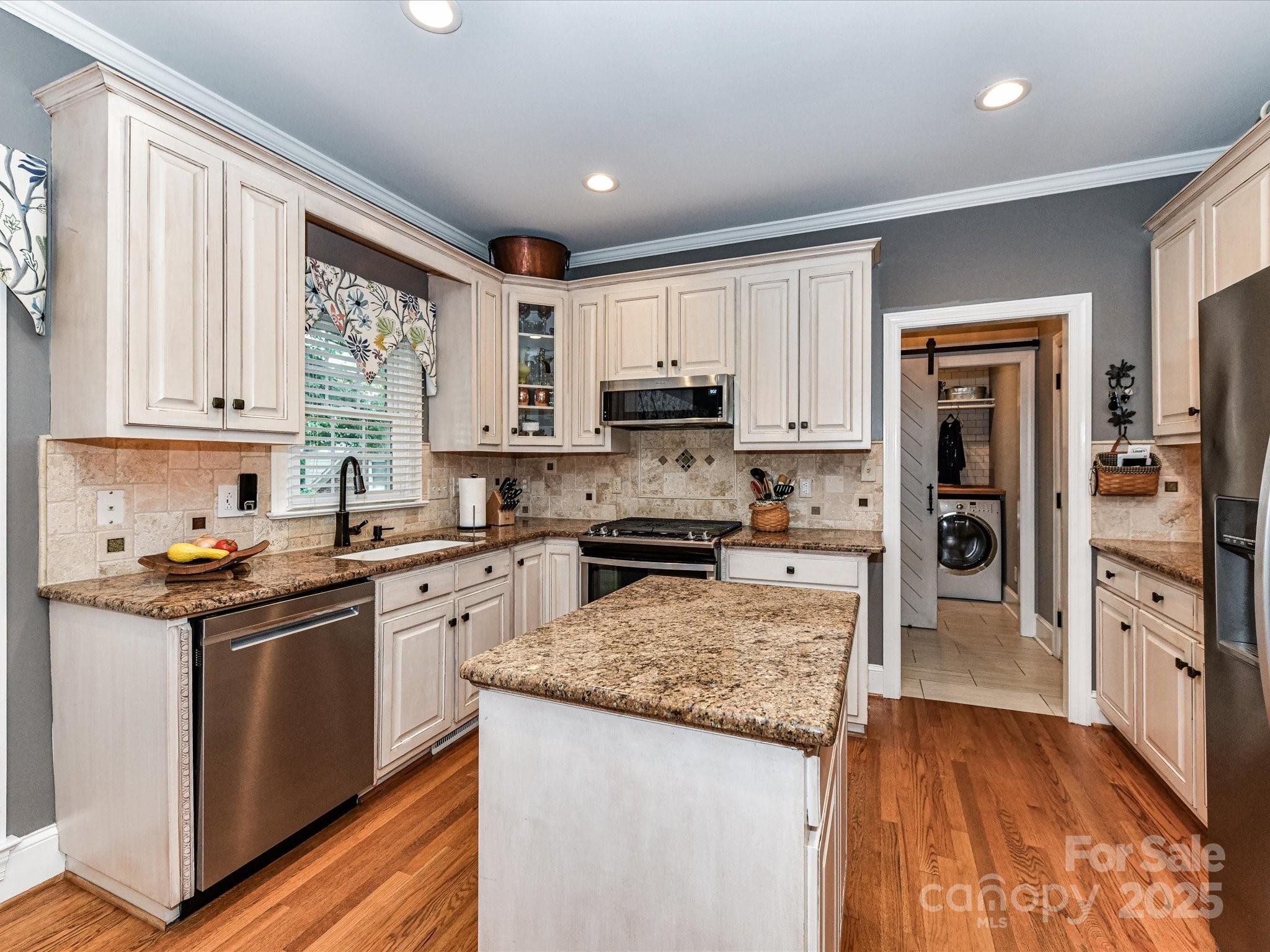 3401 Cresta Court