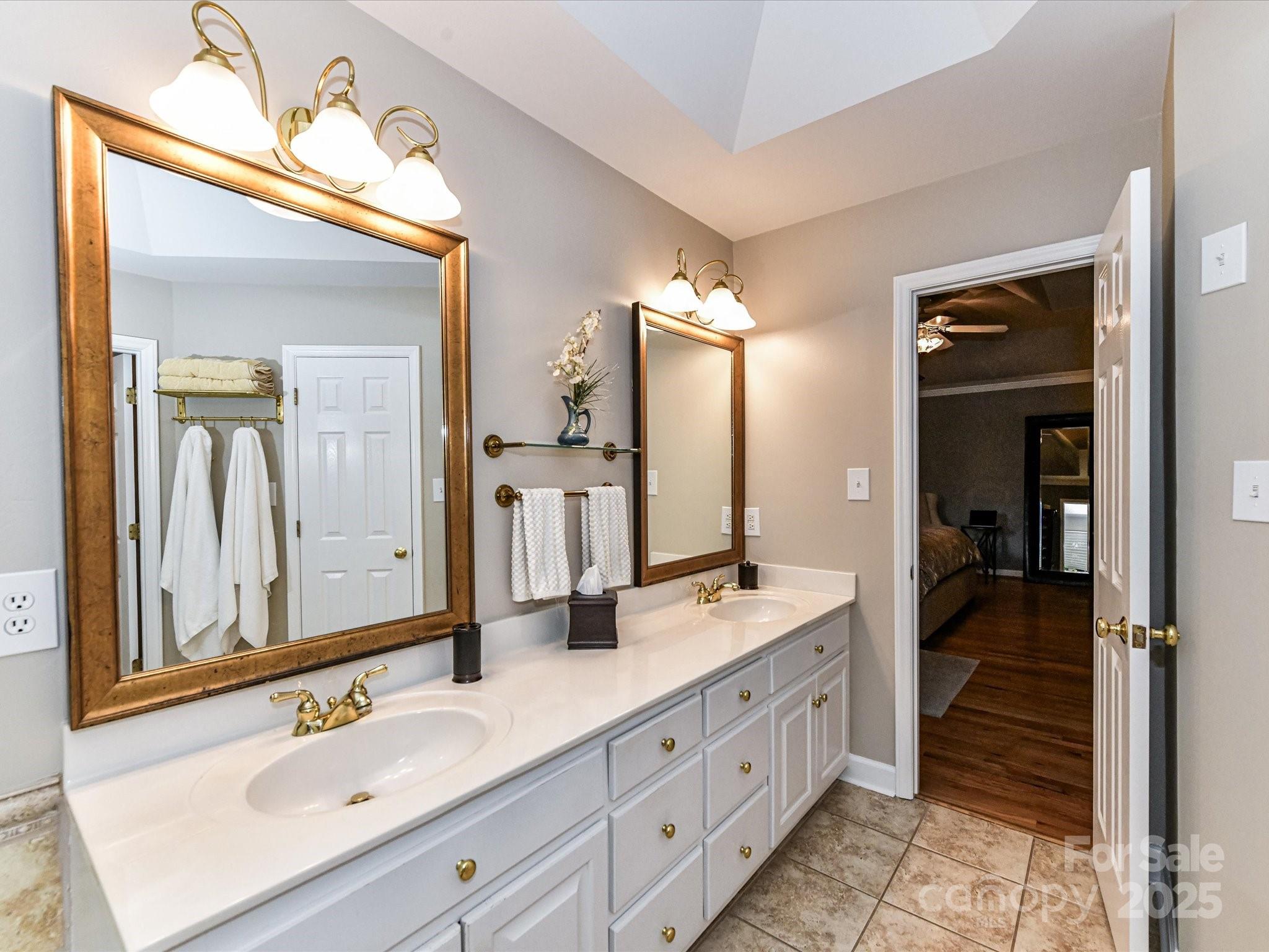 3401 Cresta Court