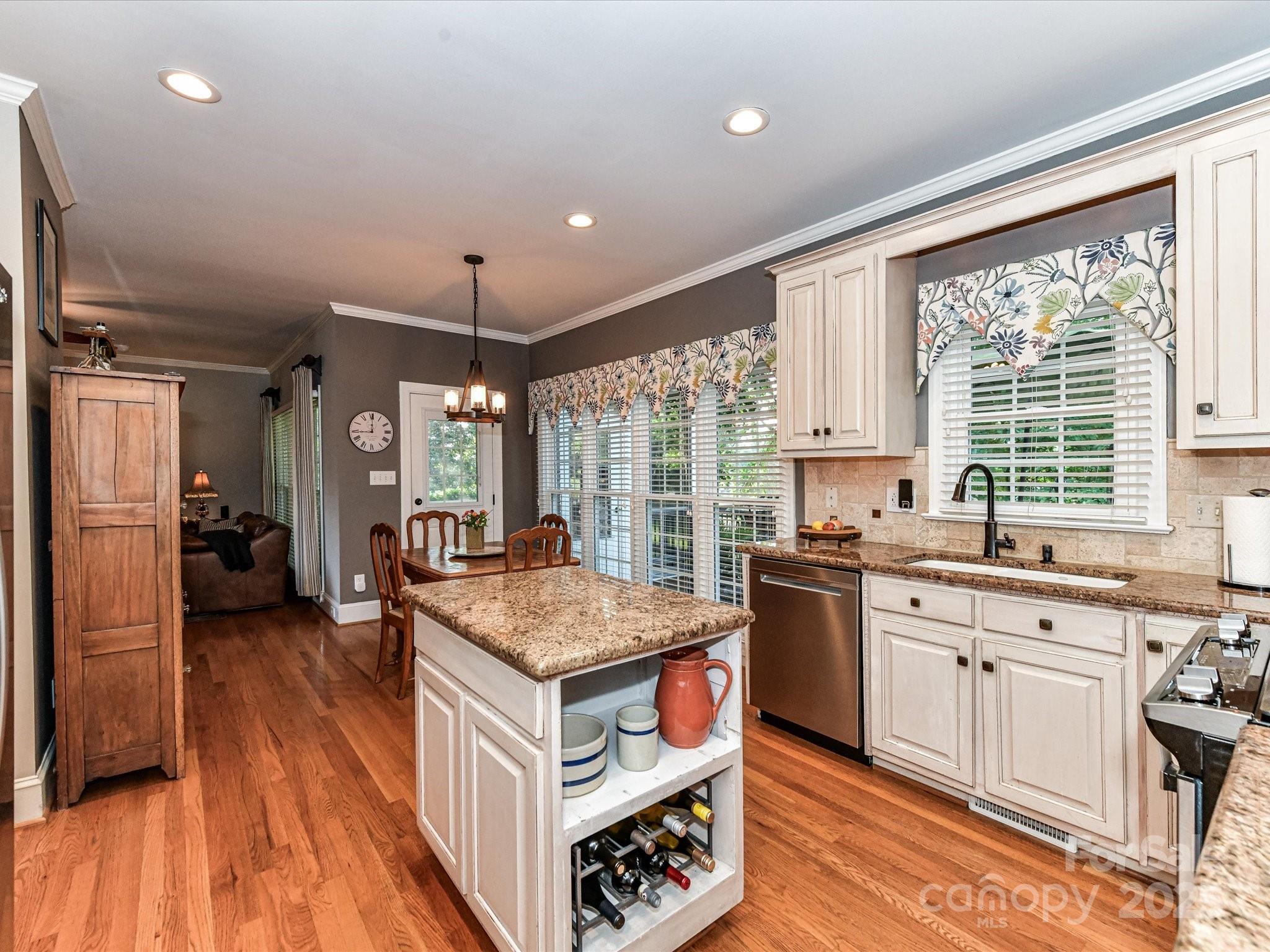 3401 Cresta Court