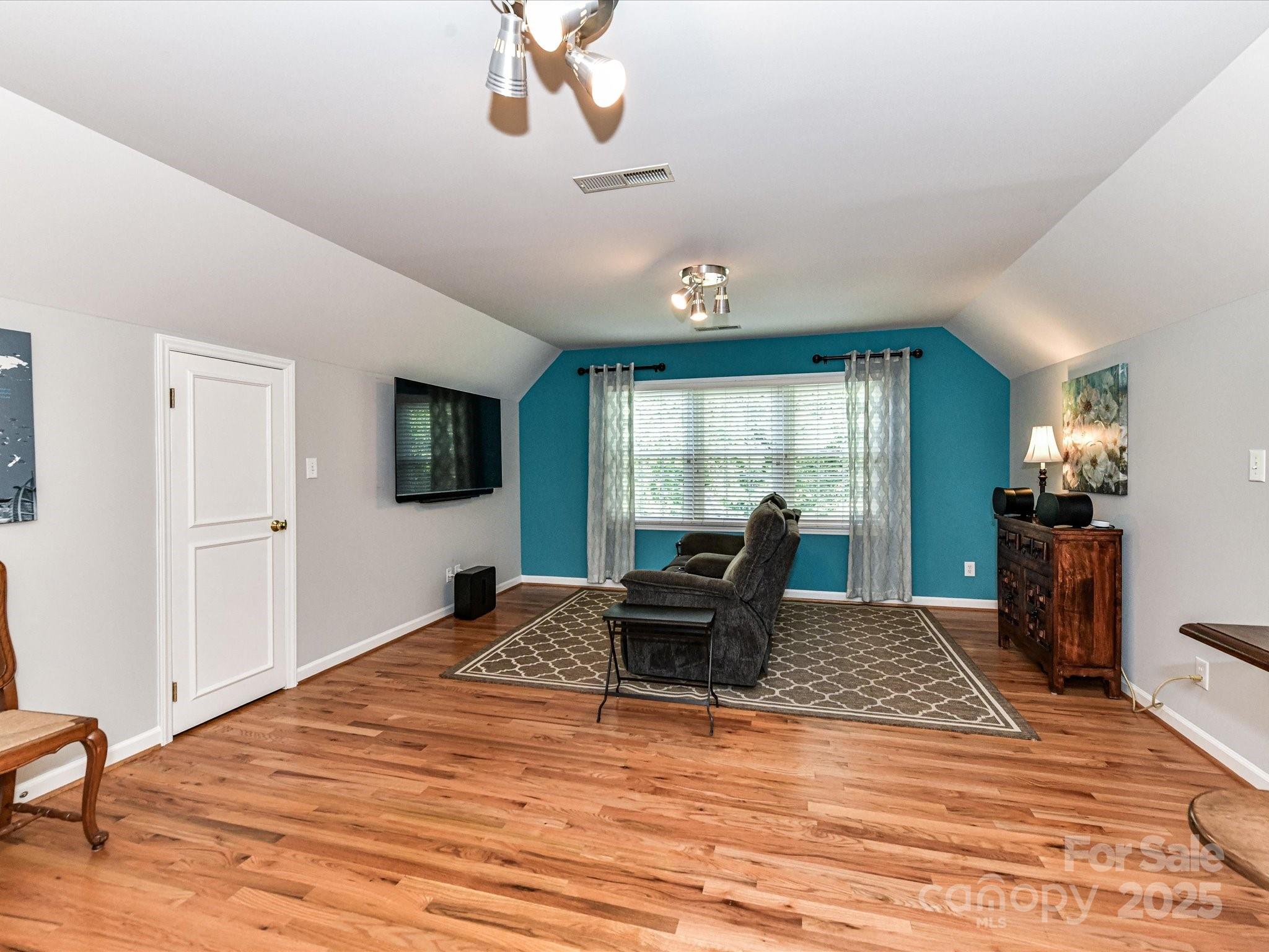 3401 Cresta Court