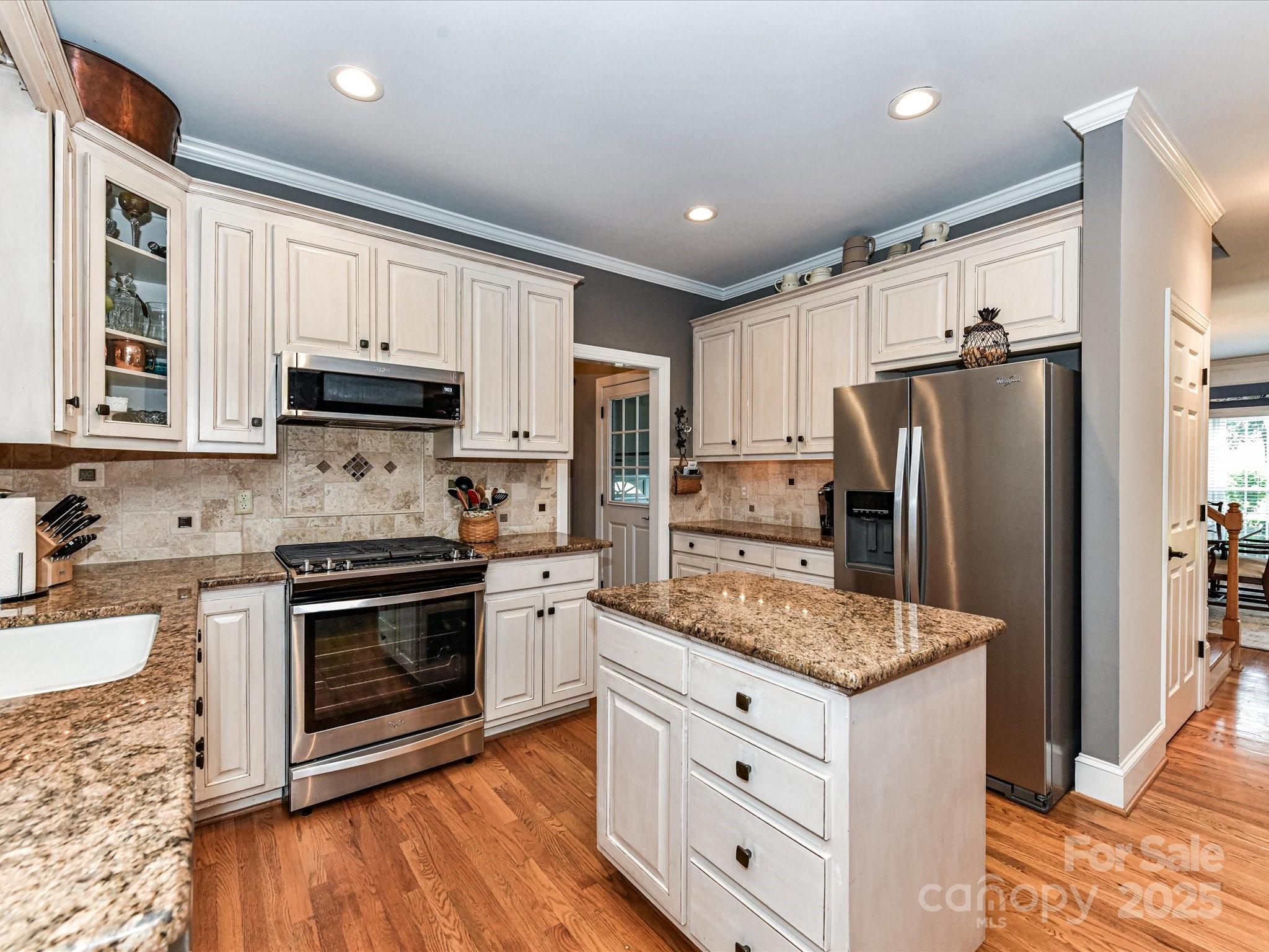 3401 Cresta Court