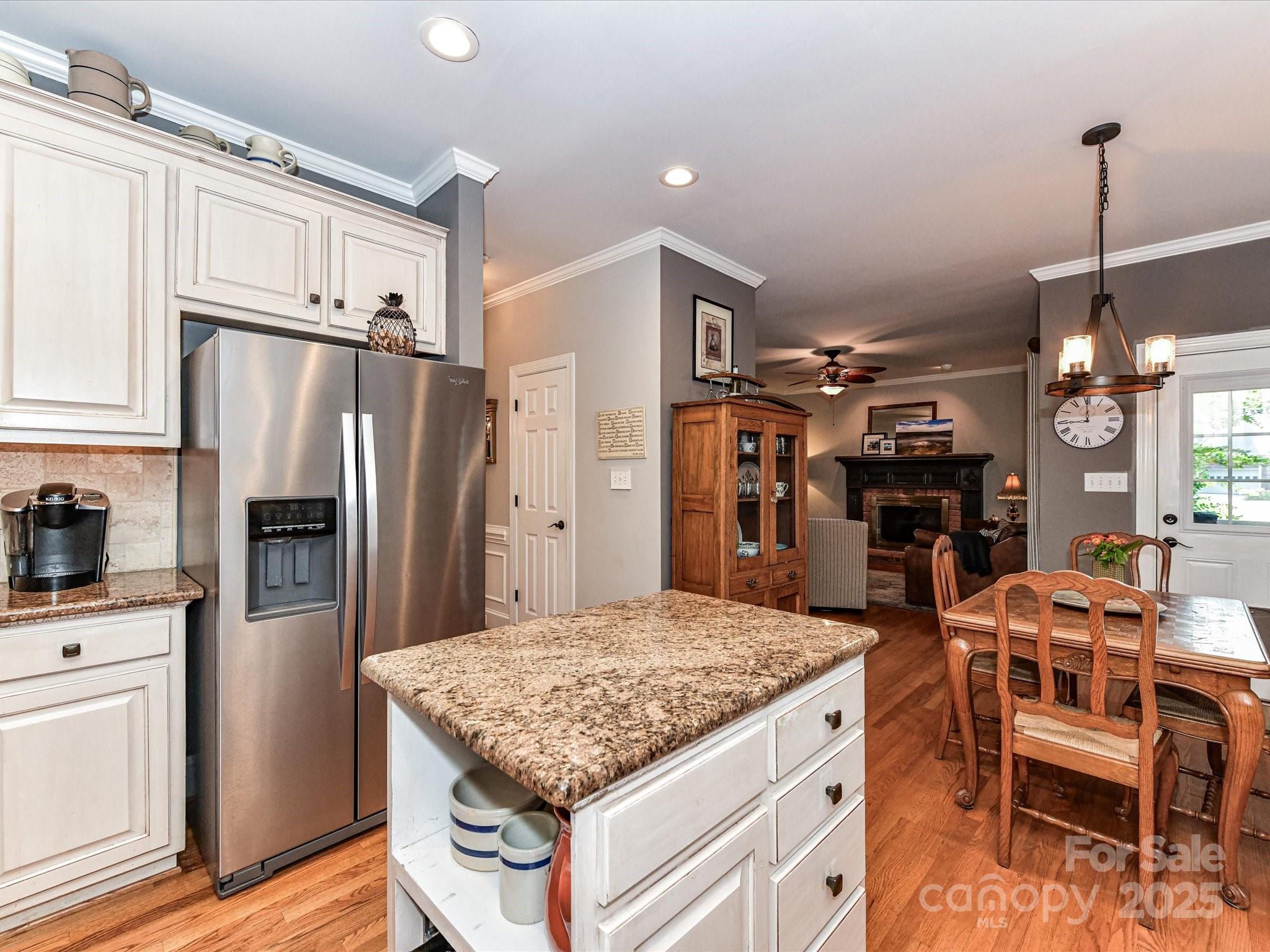 3401 Cresta Court