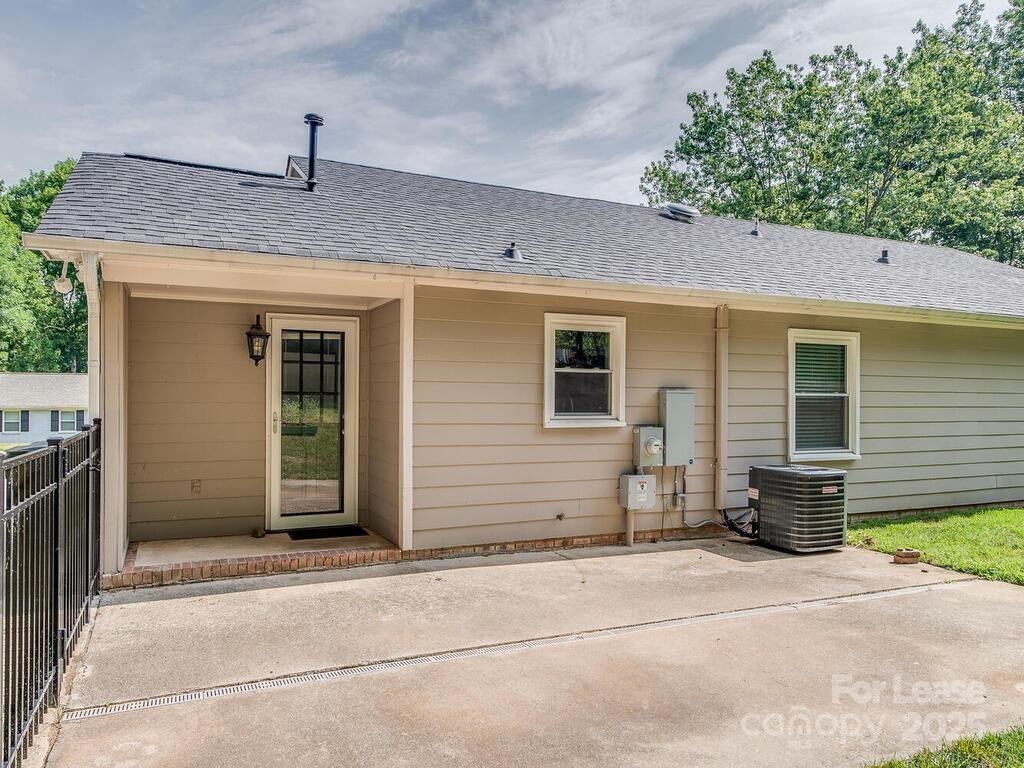 325 Clearbrook Road
