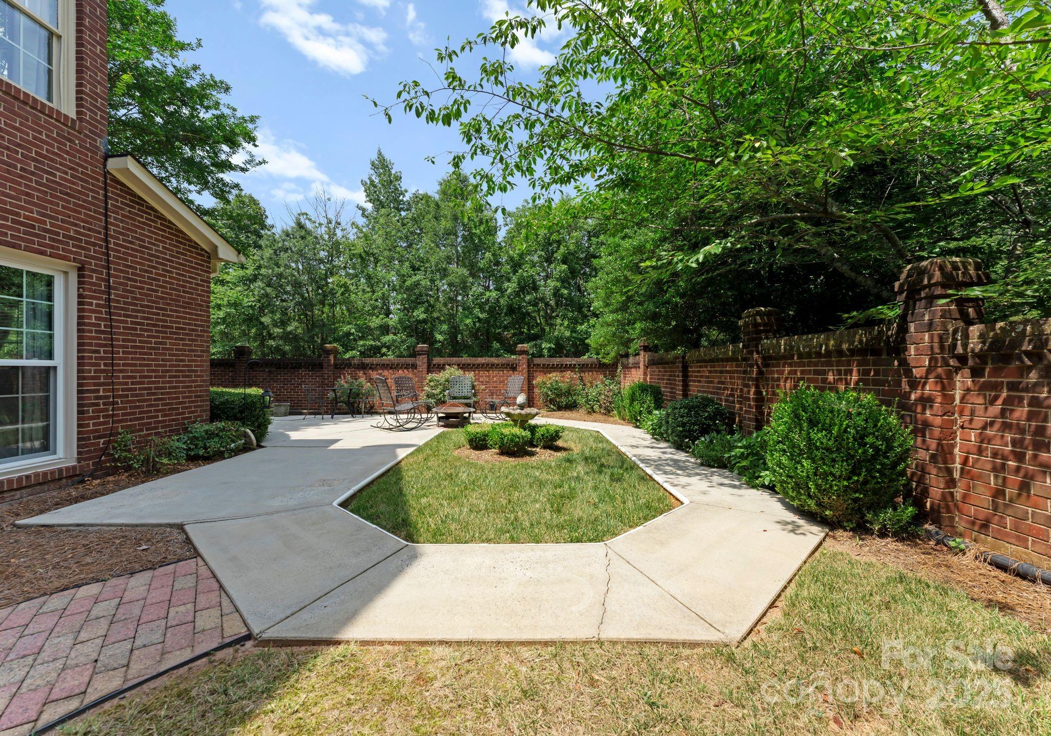 7106 Walton Heath Lane