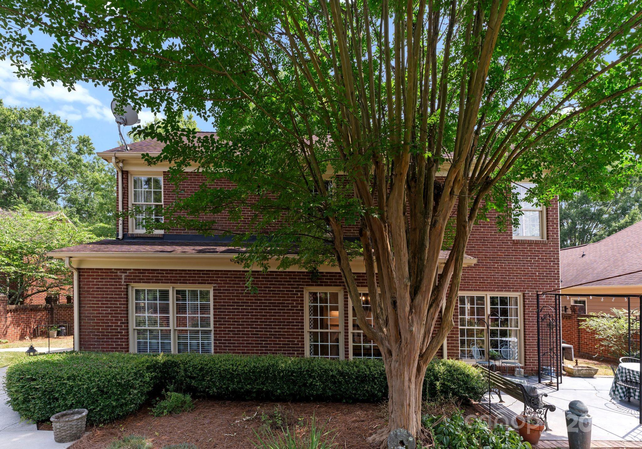 7106 Walton Heath Lane