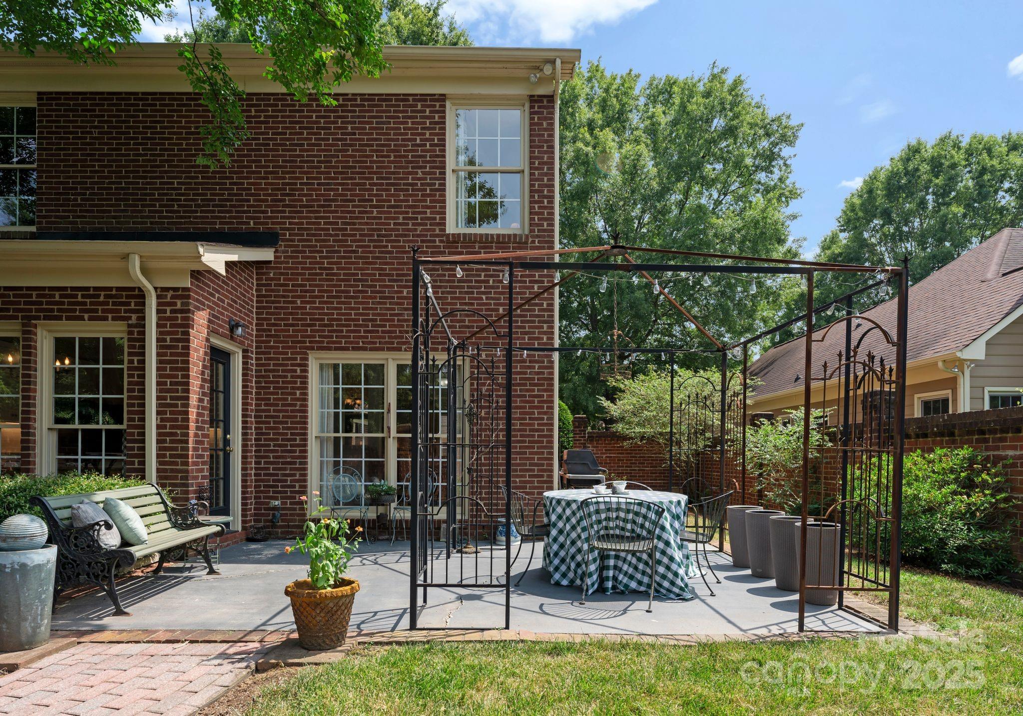 7106 Walton Heath Lane