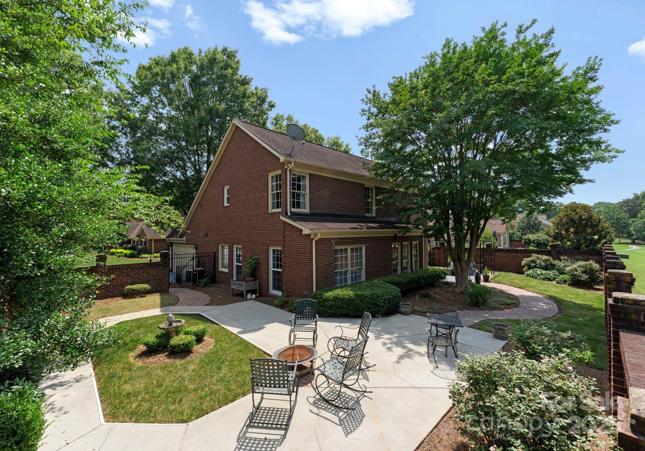 7106 Walton Heath Lane