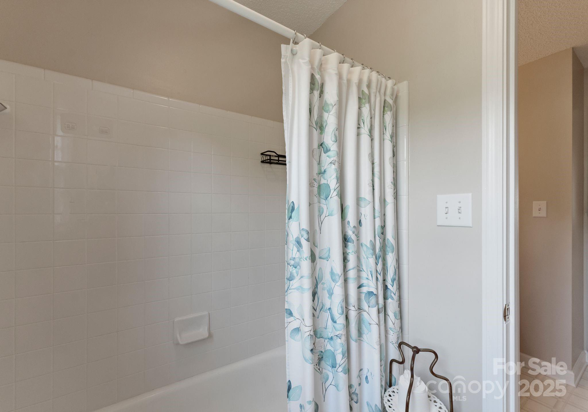 7106 Walton Heath Lane