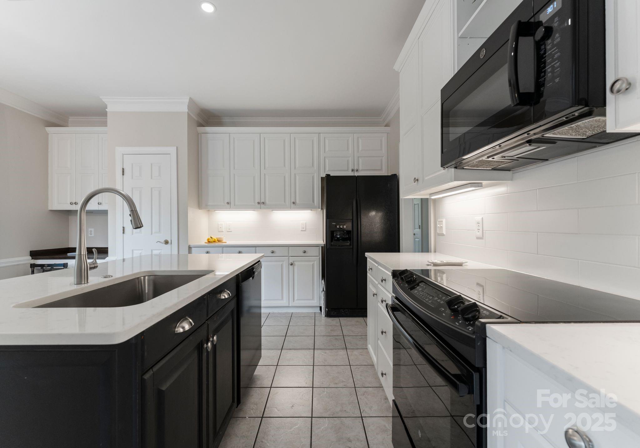 7106 Walton Heath Lane