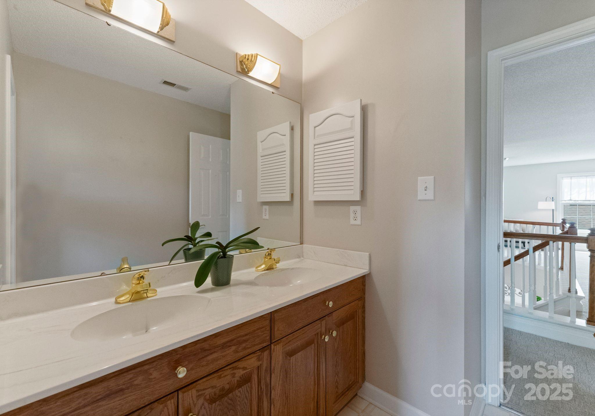 7106 Walton Heath Lane