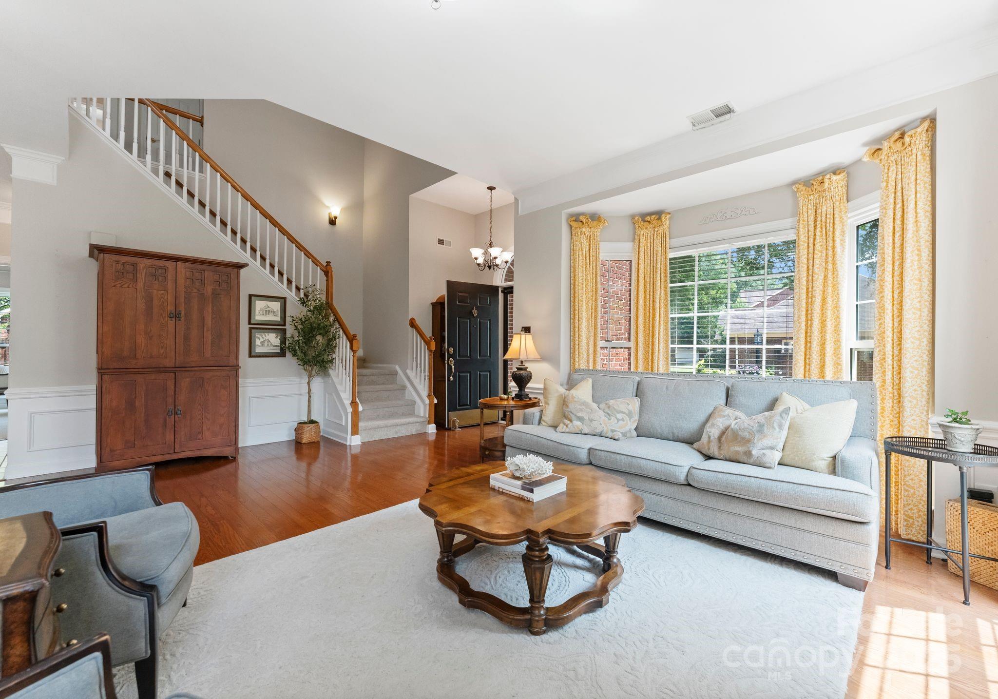 7106 Walton Heath Lane