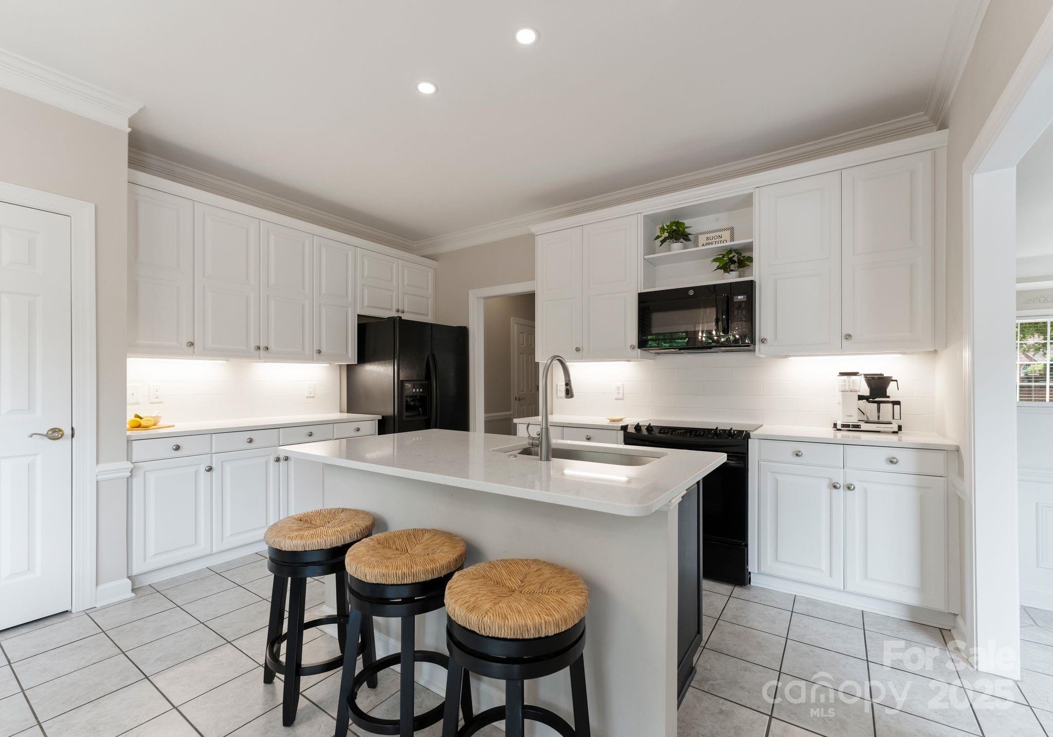 7106 Walton Heath Lane