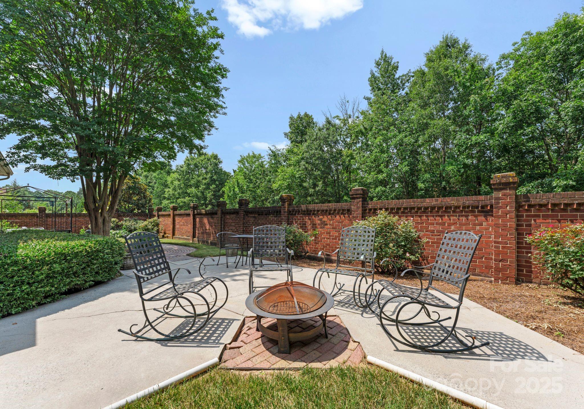 7106 Walton Heath Lane