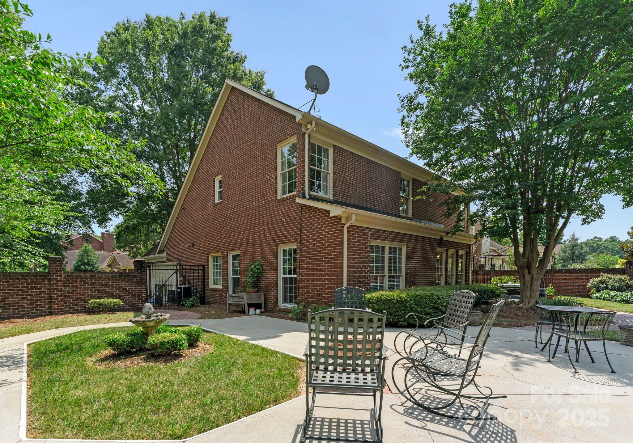 7106 Walton Heath Lane