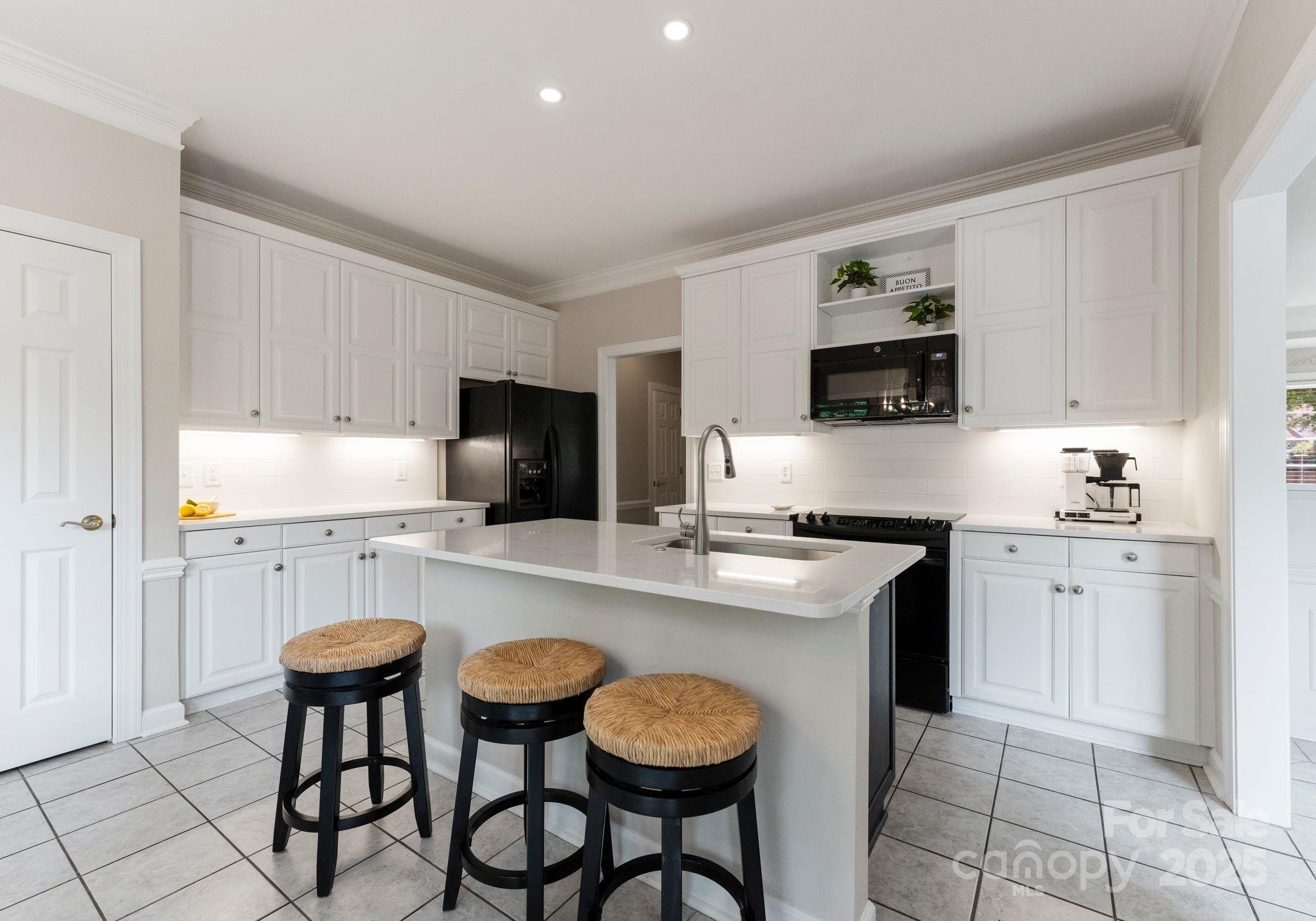 7106 Walton Heath Lane