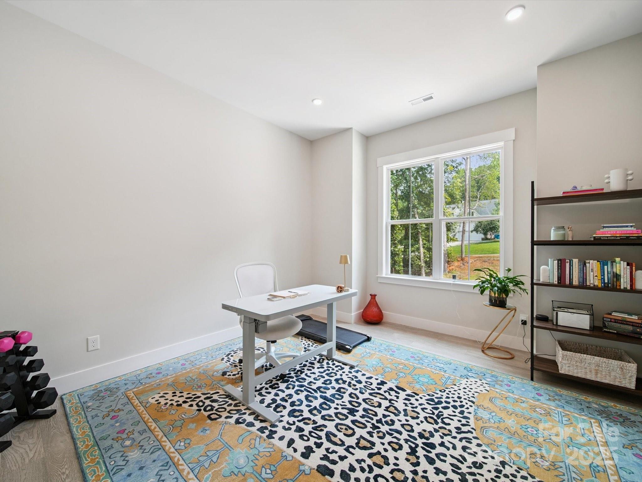 2108 Lakeview Circle